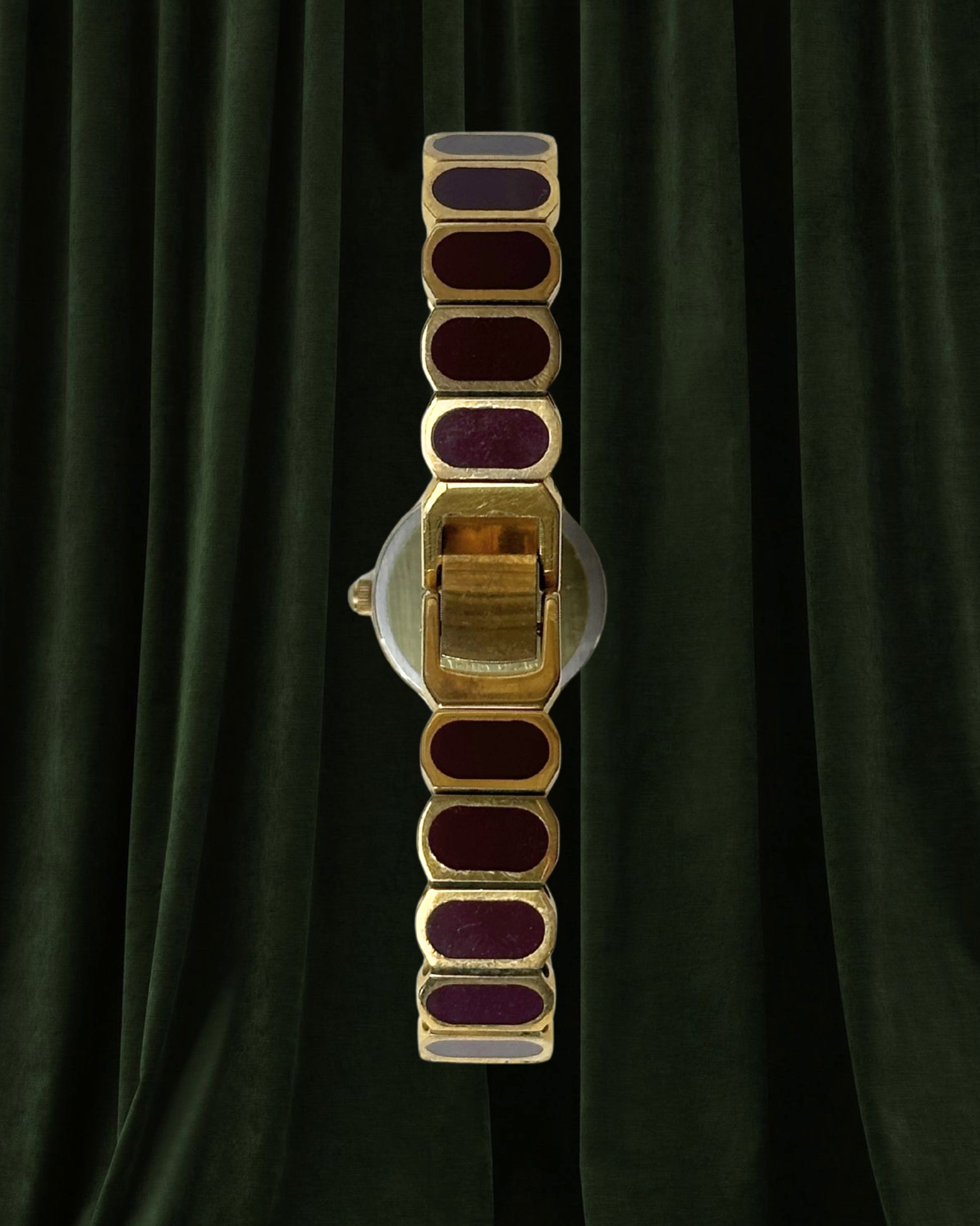 1980s Camy Geneve burgundy round quartz watch