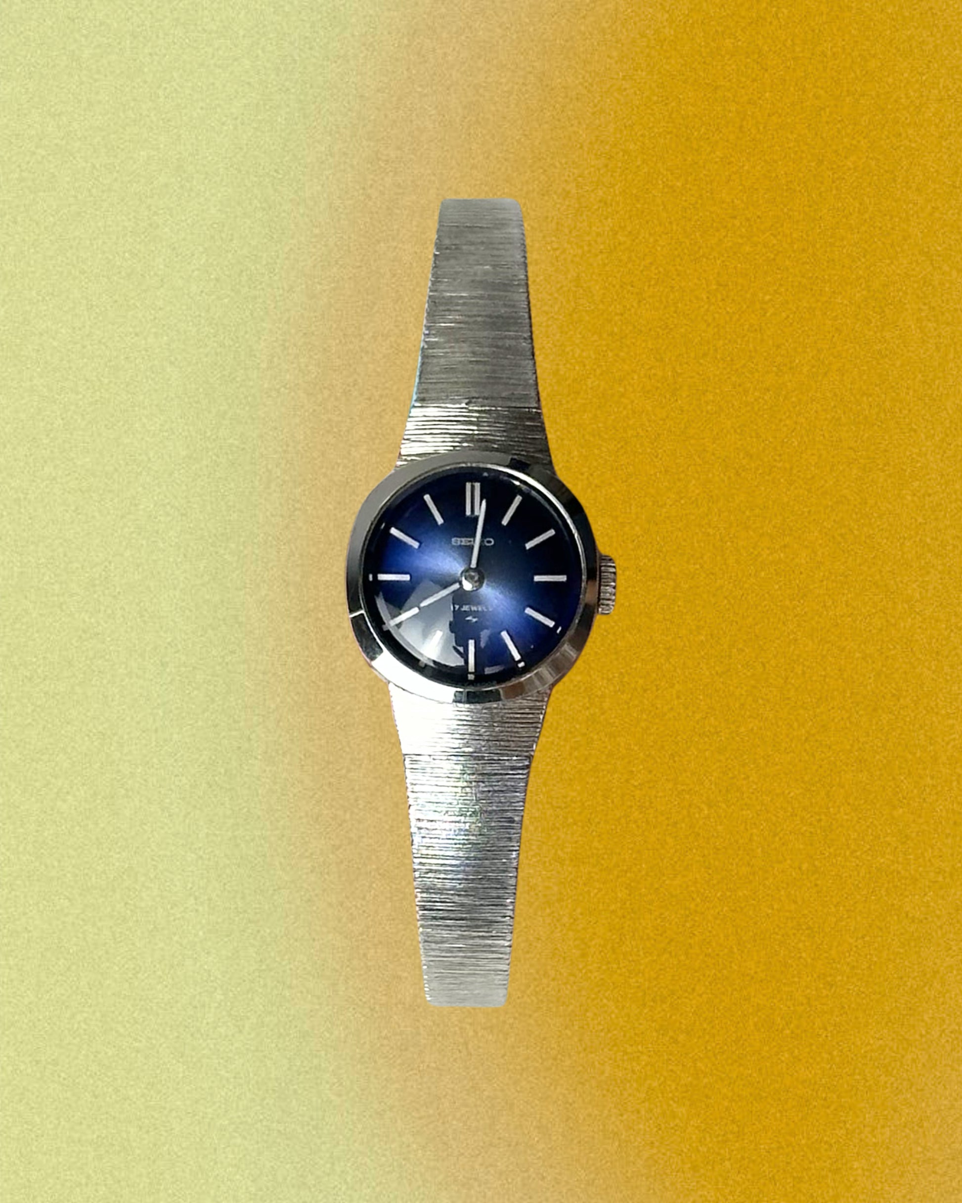 1970s Seiko blue round silver tone mechanical watch