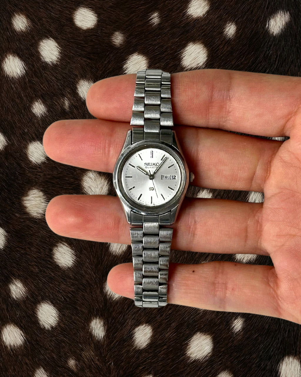 1980s Seiko date window silver-tone quartz watch