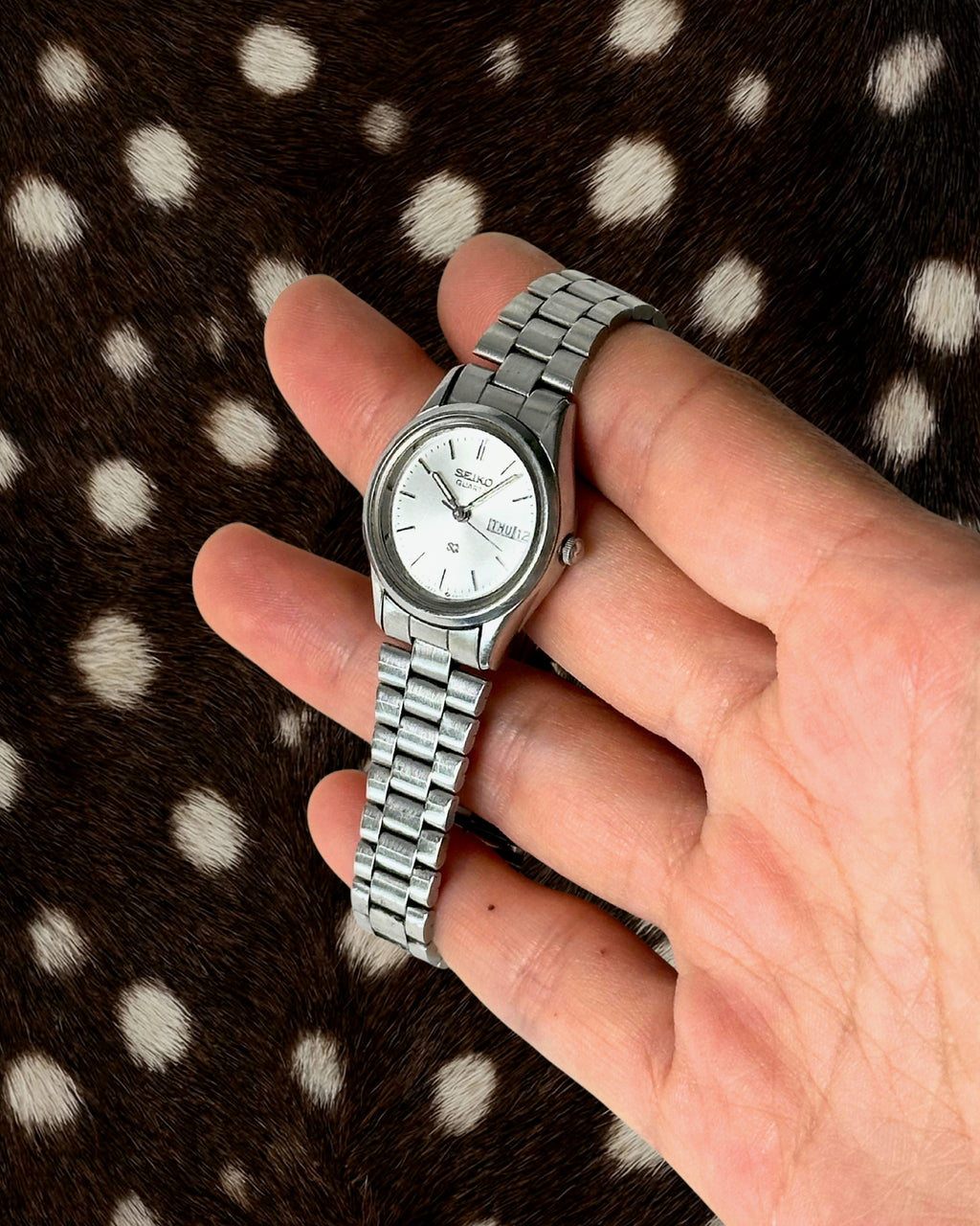 1980s Seiko date window silver-tone quartz watch
