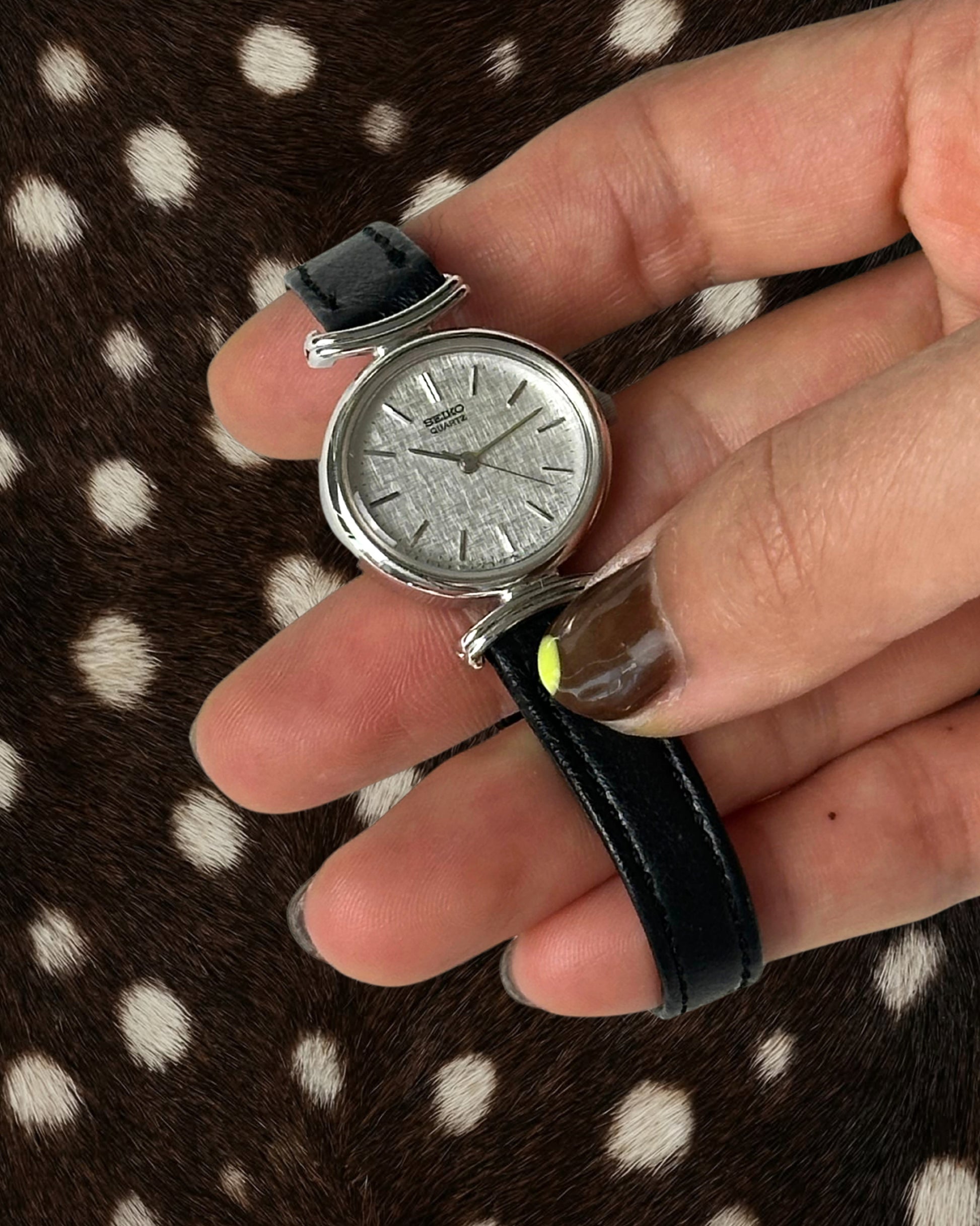 1980s Seiko round black leather quartz watch