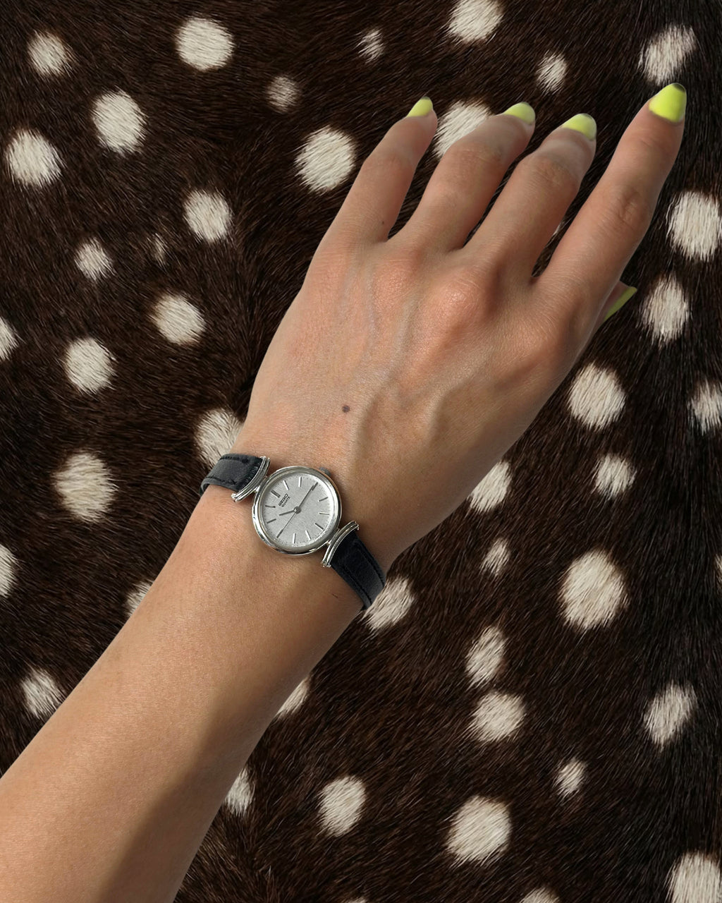1980s Seiko round black leather quartz watch