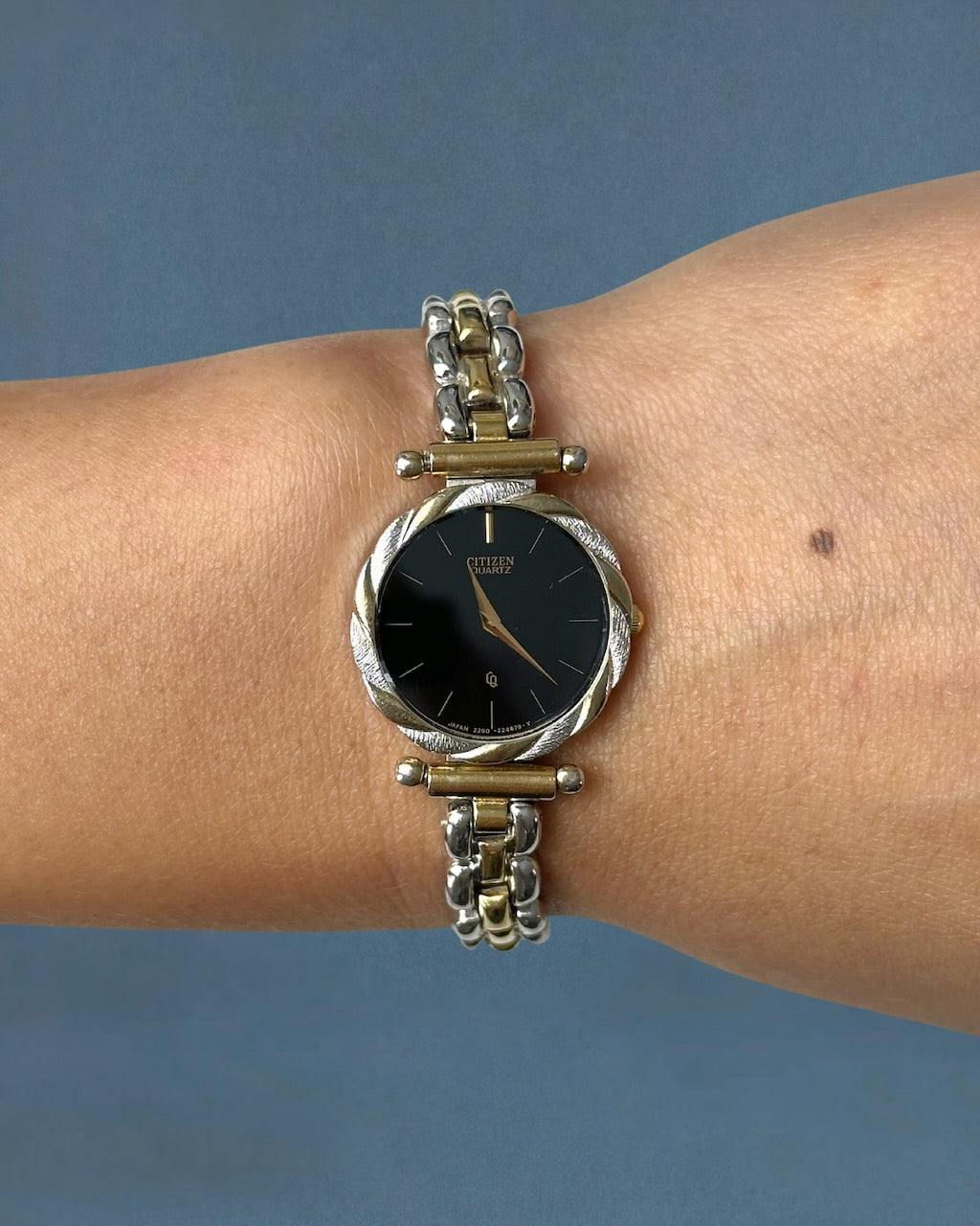 1980s Citizen black dial two-tone quartz watch