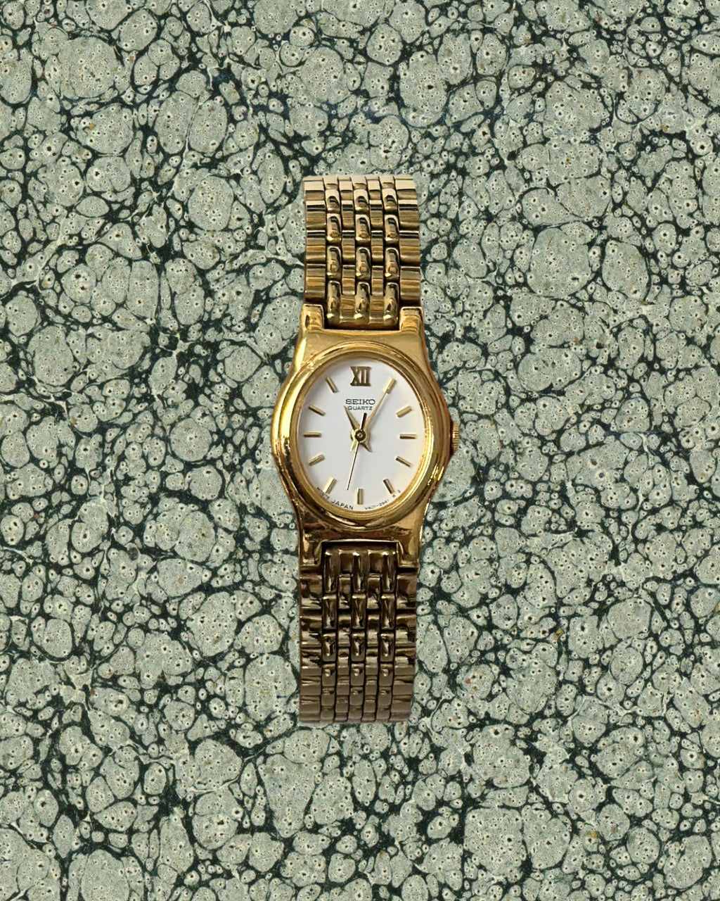 1980s Seiko white oval quartz watch