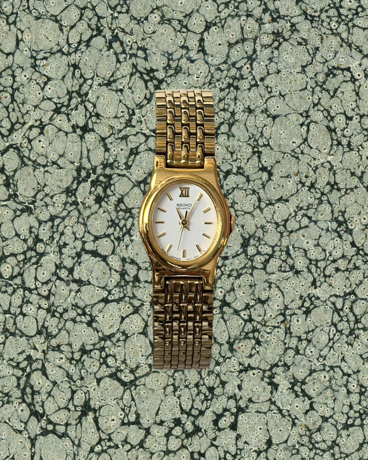 1980s Seiko white oval quartz watch