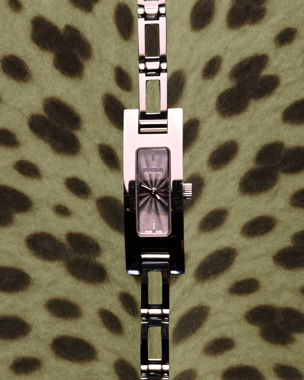 2000s Gucci silver tone silm quartz watch