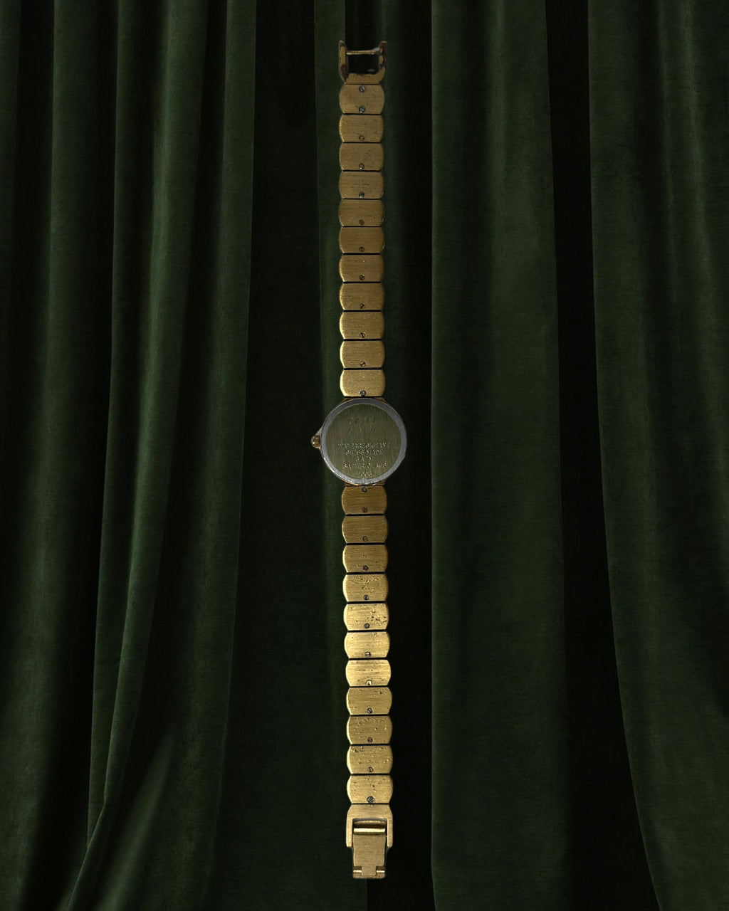 1980s Camy Geneve burgundy round quartz watch