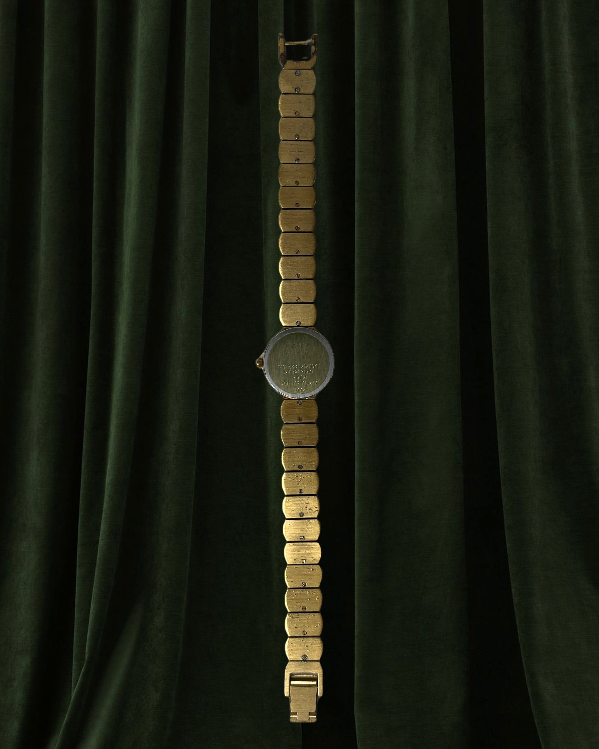 1980s Camy Geneve burgundy round quartz watch