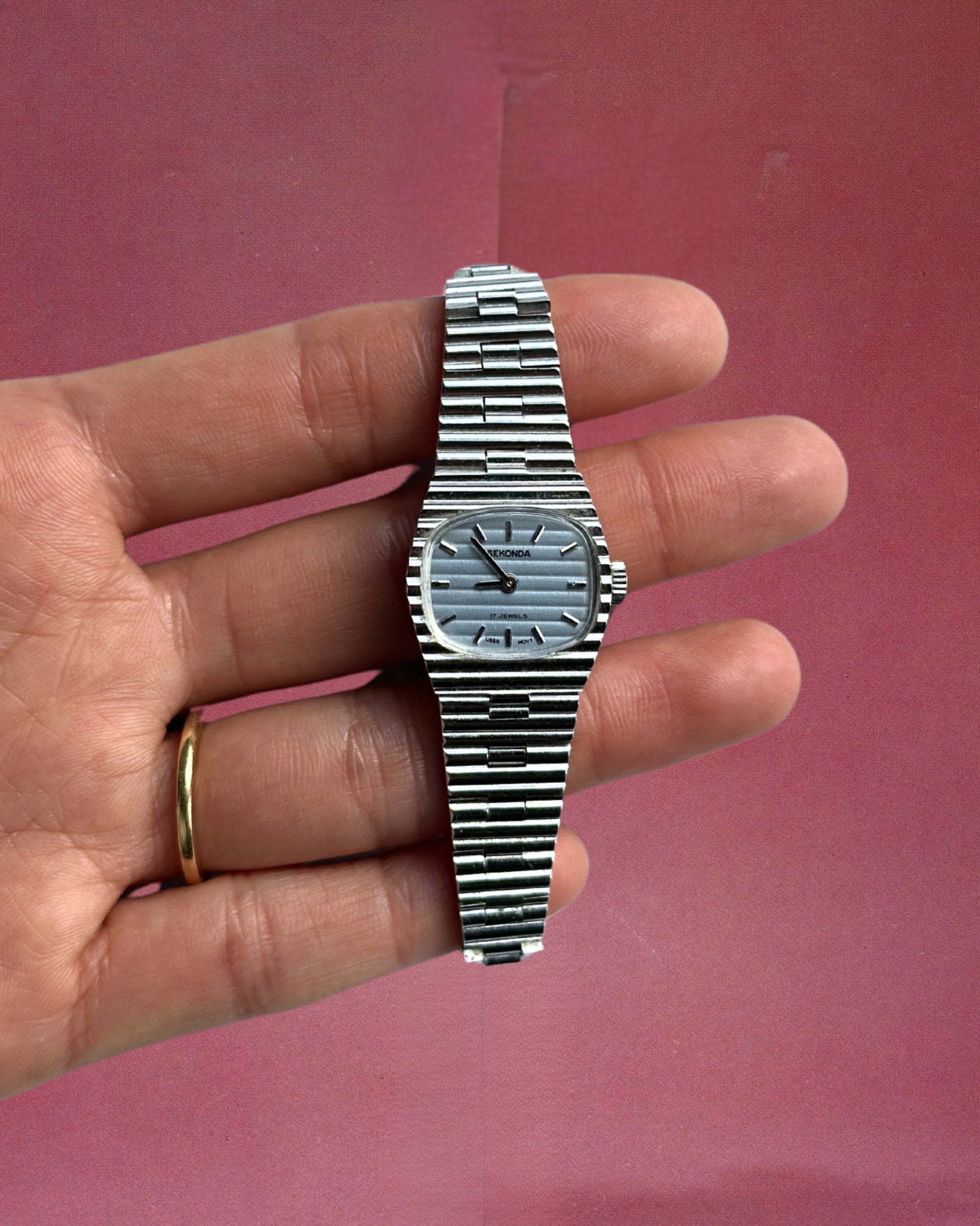 1970s Sekonda groove silver tone mechanical watch