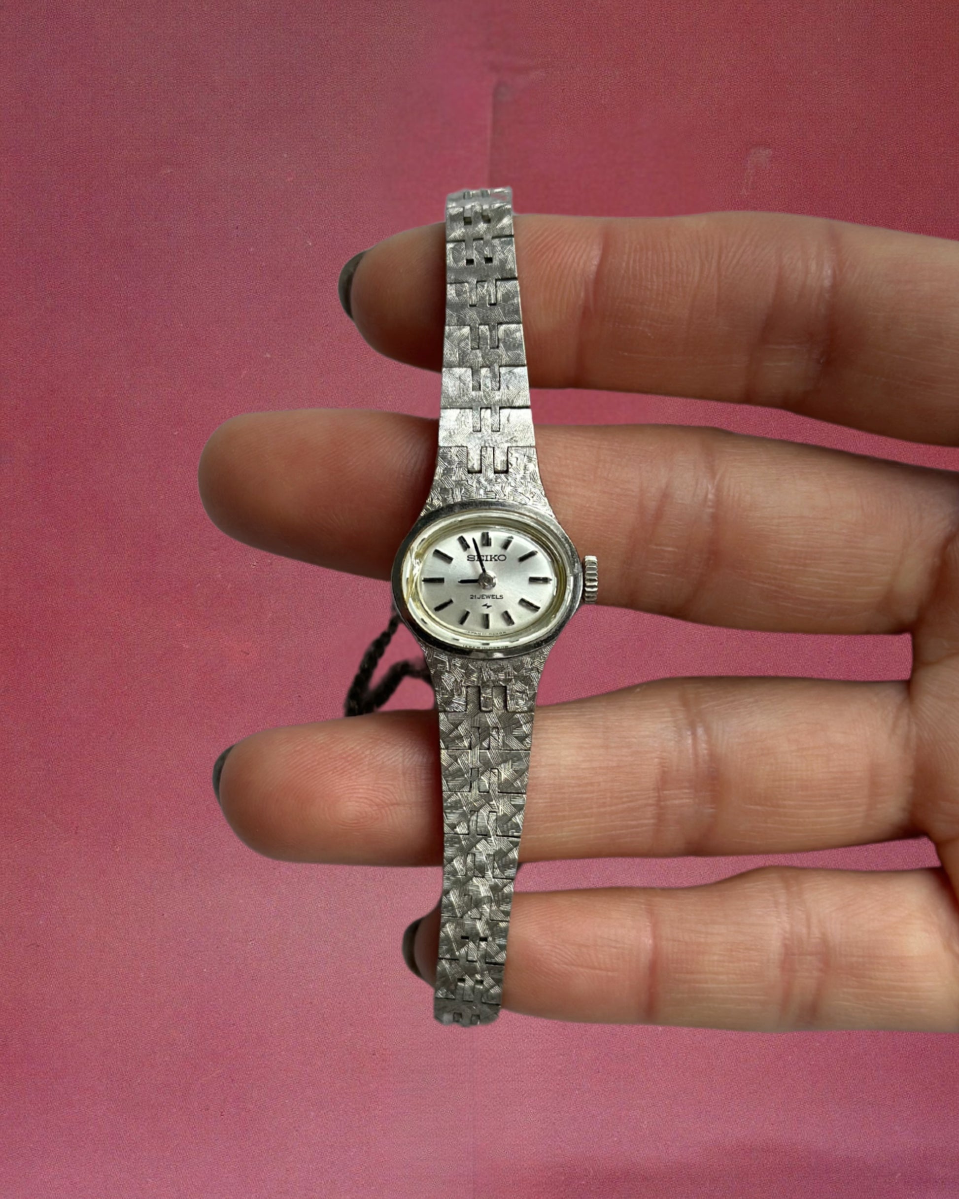 1970s Seiko silver-plated oval slim mechanical watch
