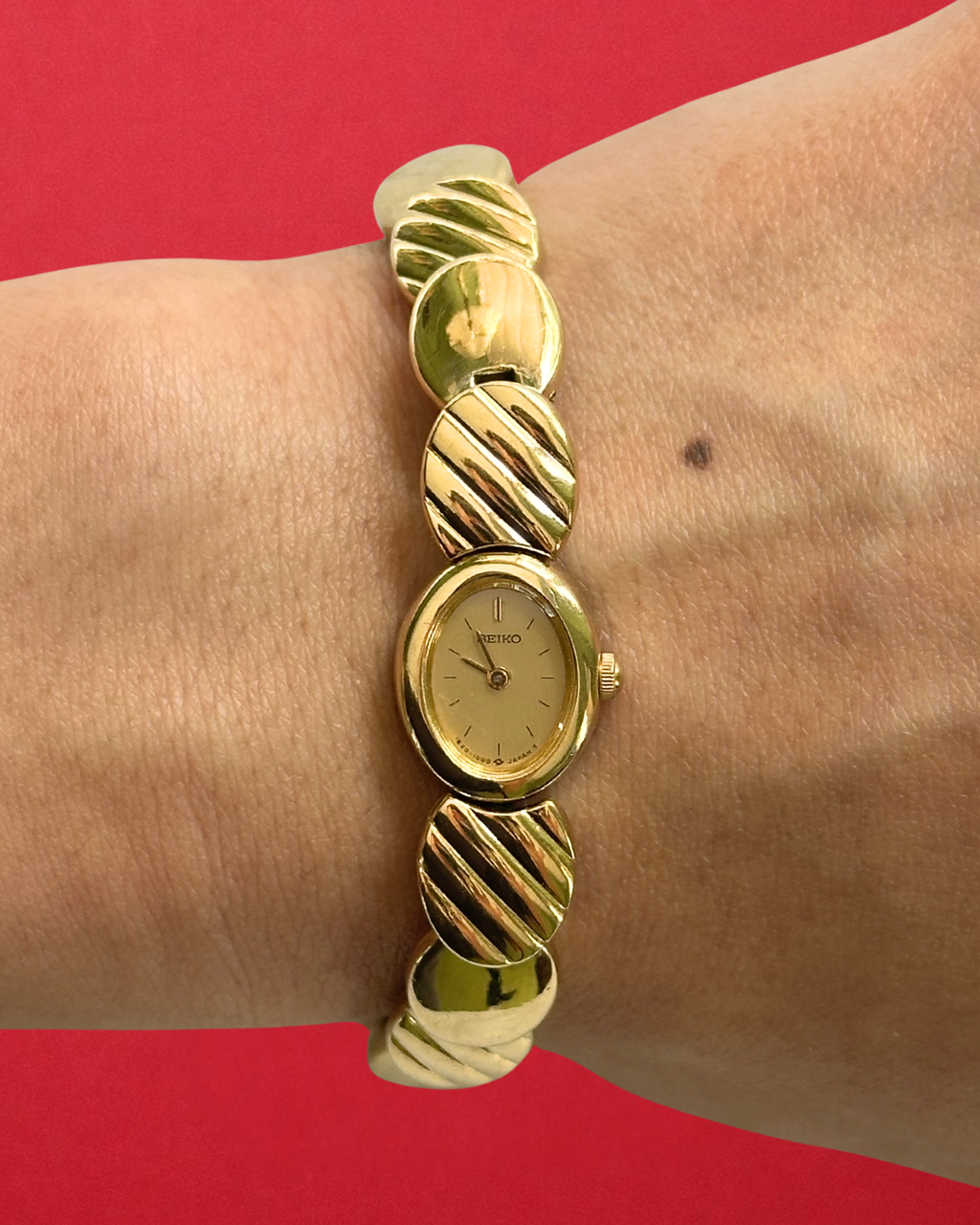 1980s Seiko Oval Disc Quartz Watch