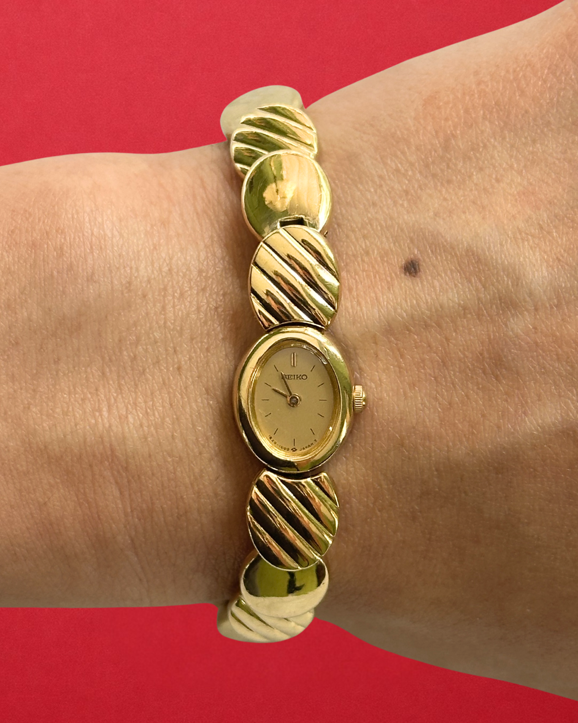1980s Seiko Oval Disc Quartz Watch