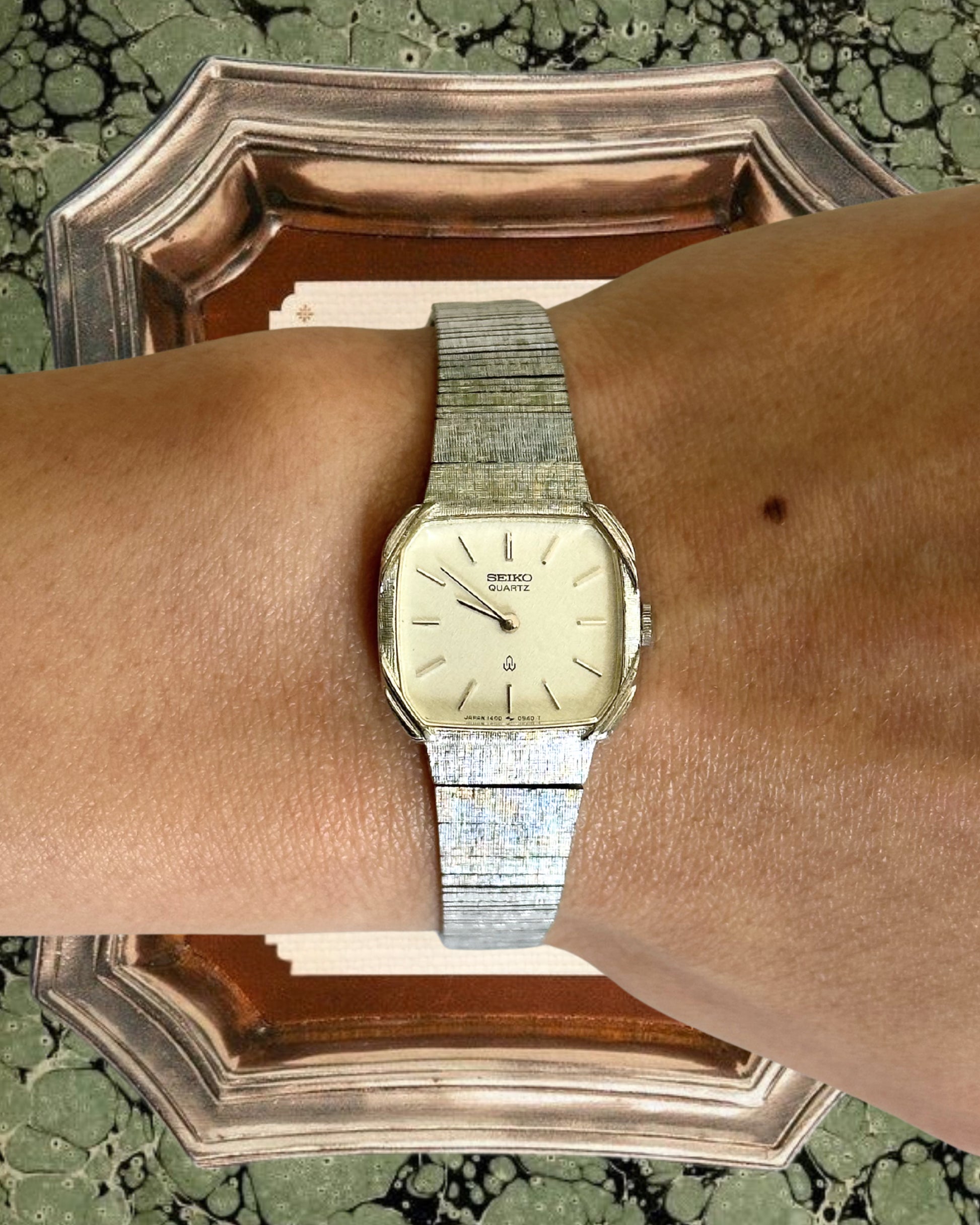 1980s Seiko silver-textured bracelet quartz watch