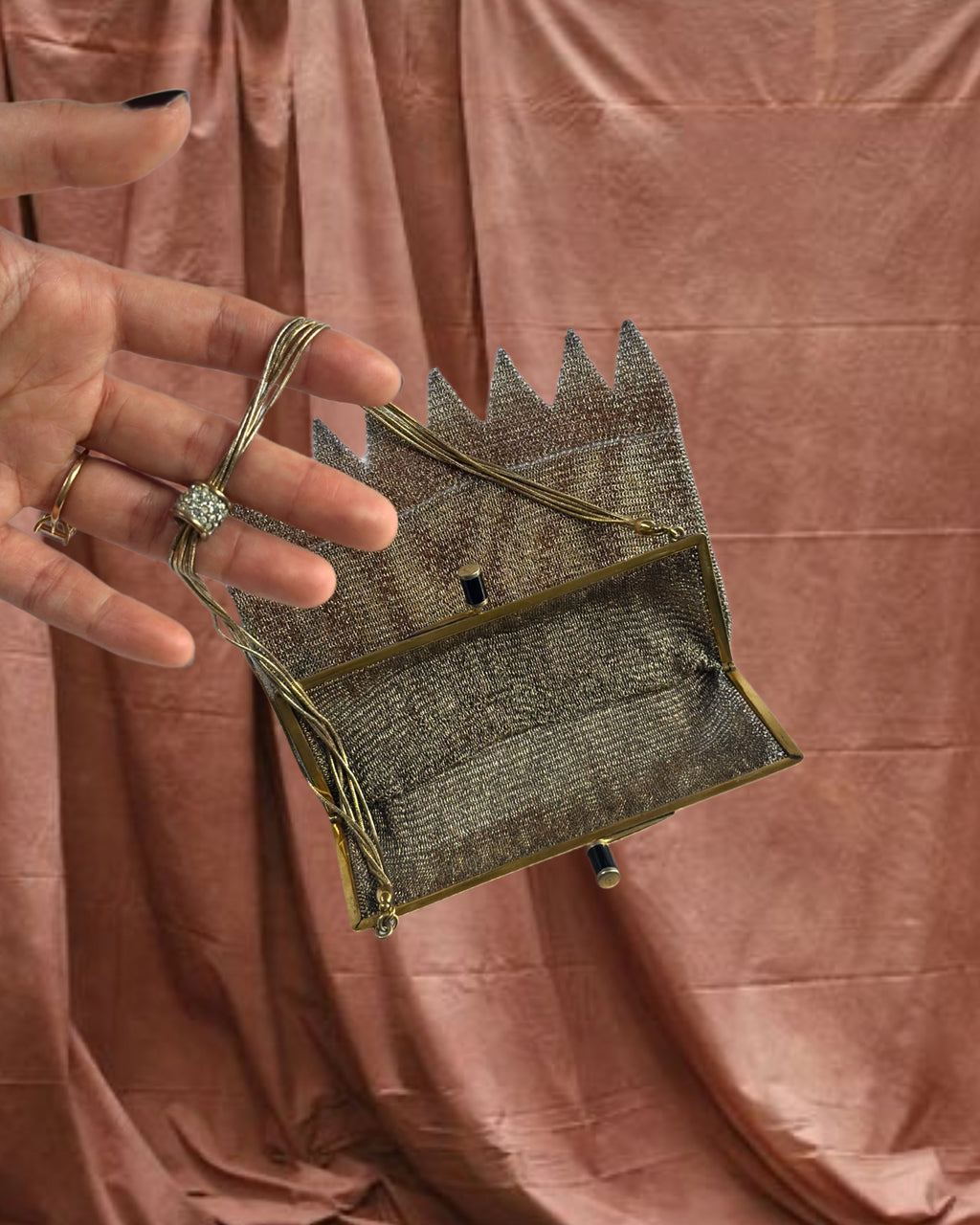 1920s Gold-Tone Chainmail Cocktail Bag