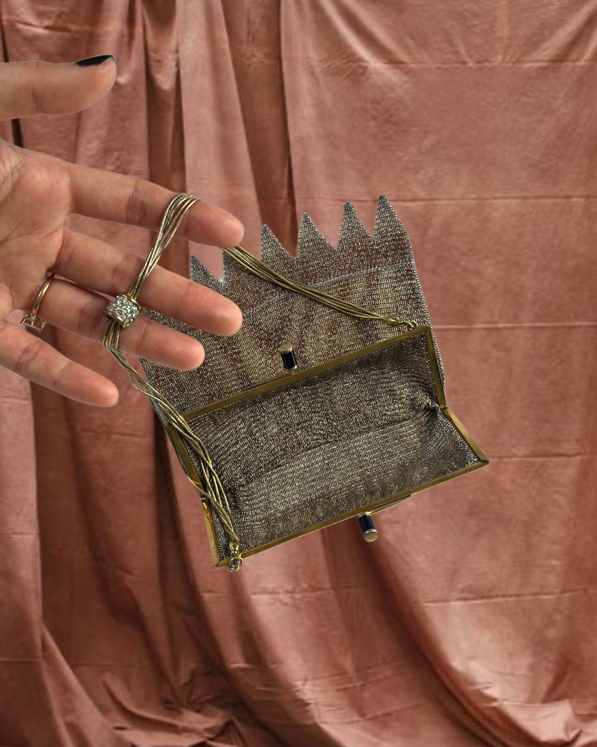 1920s Gold-Tone Chainmail Cocktail Bag