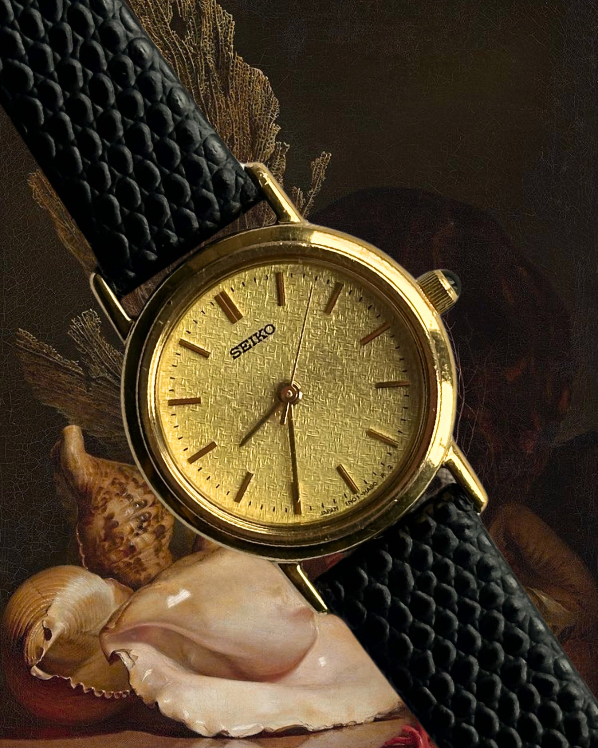 1980s Seiko round black leather quartz watch