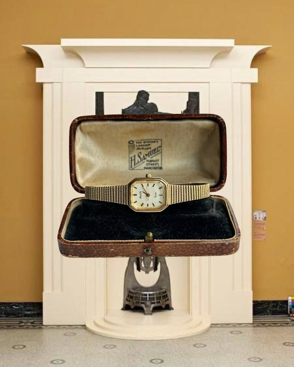1980s Avia Octagon Gold-Plated Quartz Watch