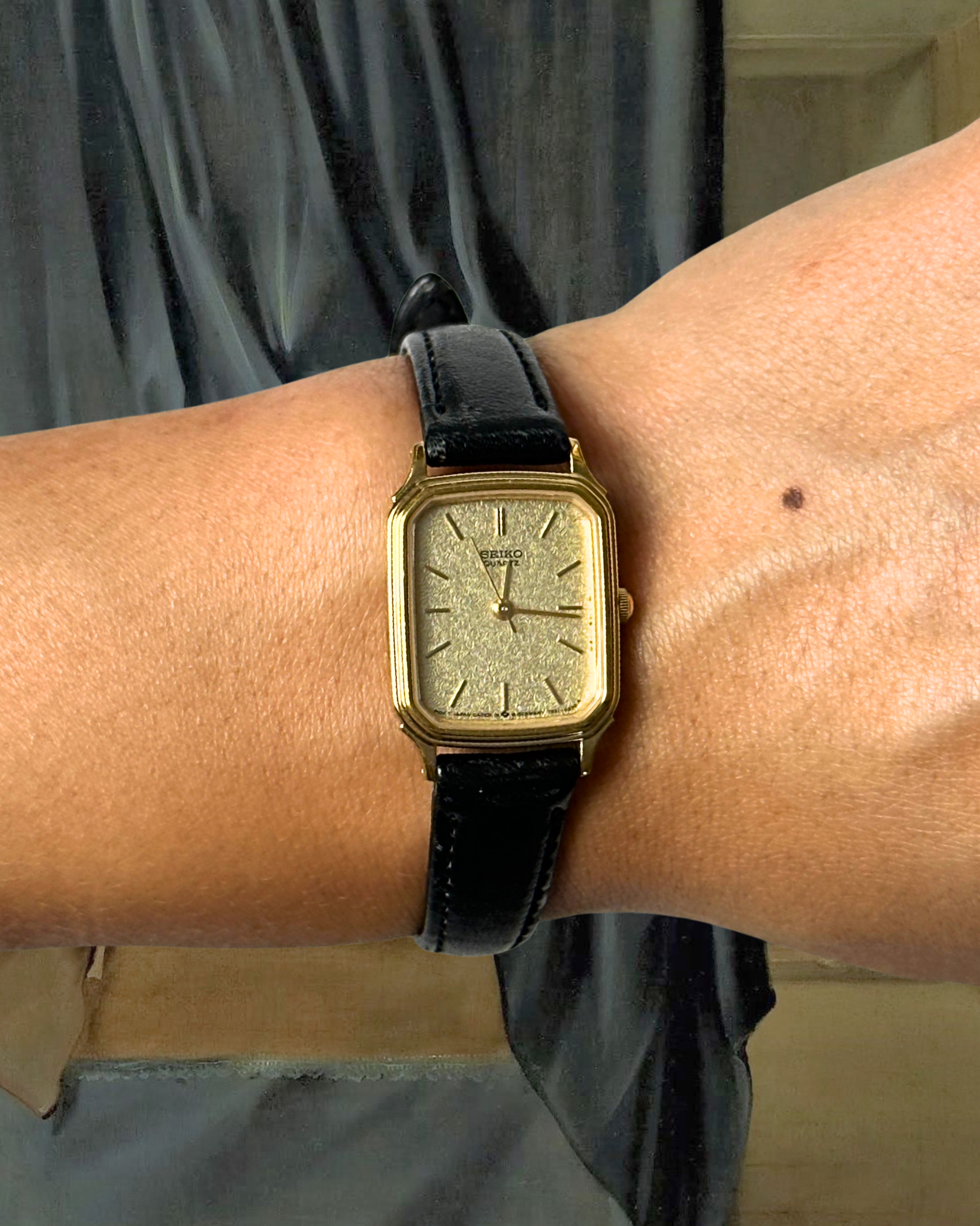 1980s Seiko champagne dial black leather quartz watch