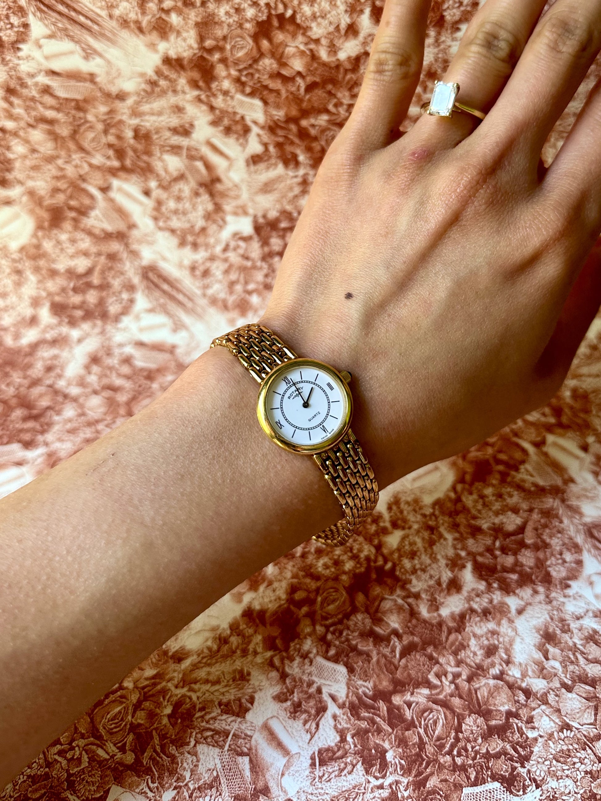 1980s Rotary gold-plated round quartz watch