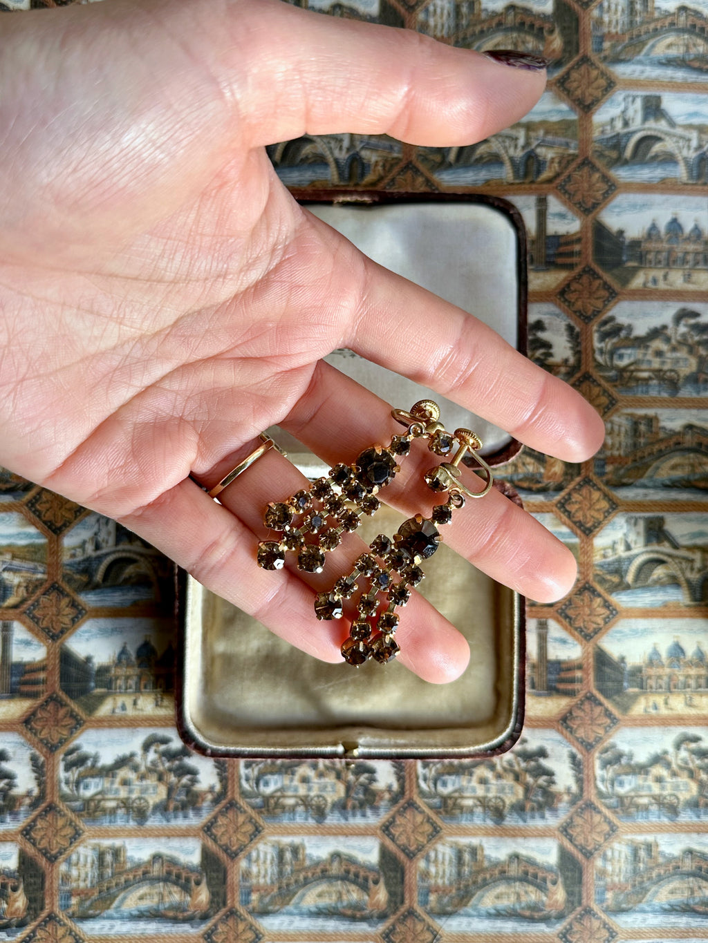 Cognac rhinestone drop screw-back earrings