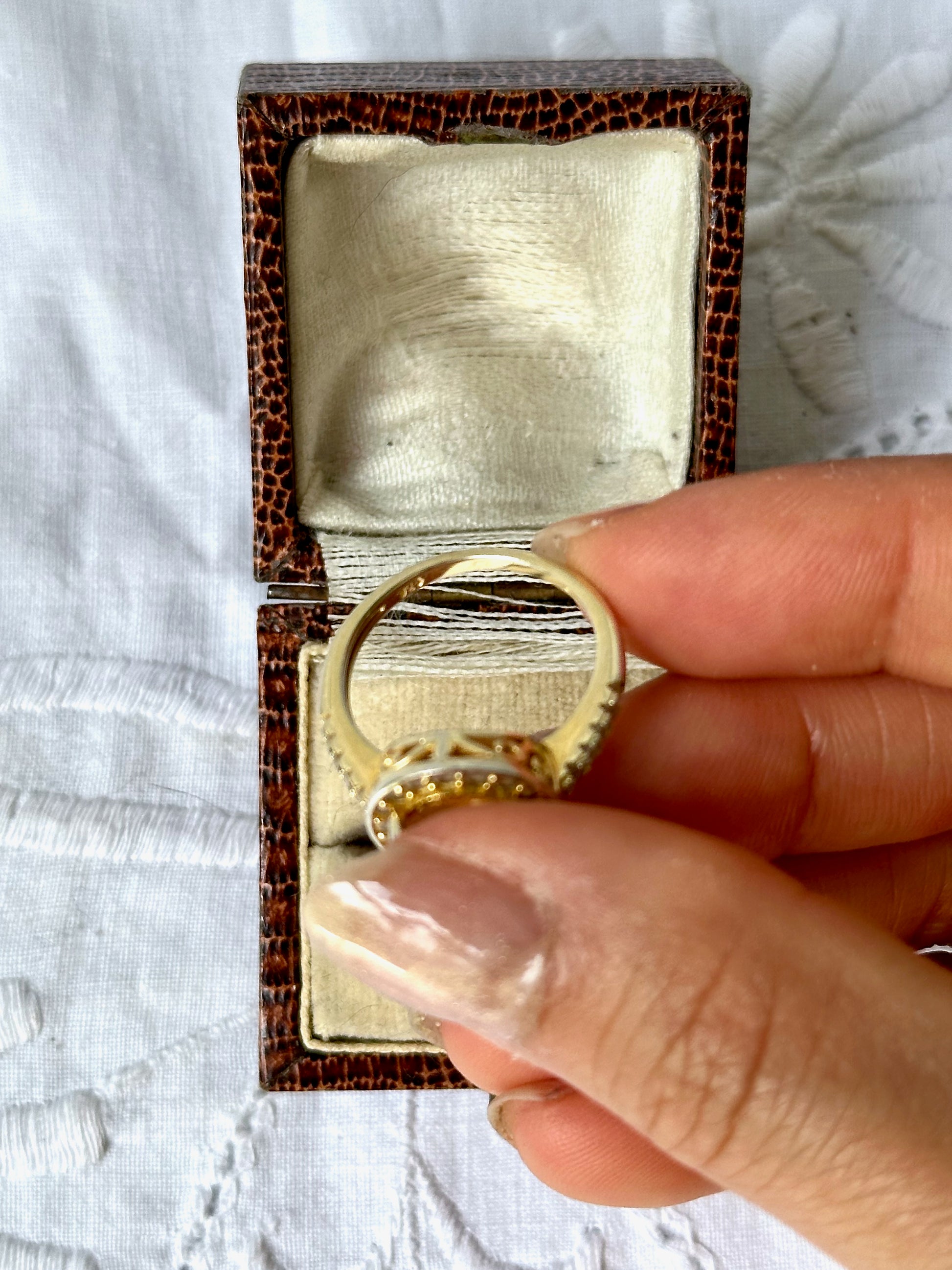 1980s halo yellow stone gold-plated silver ring