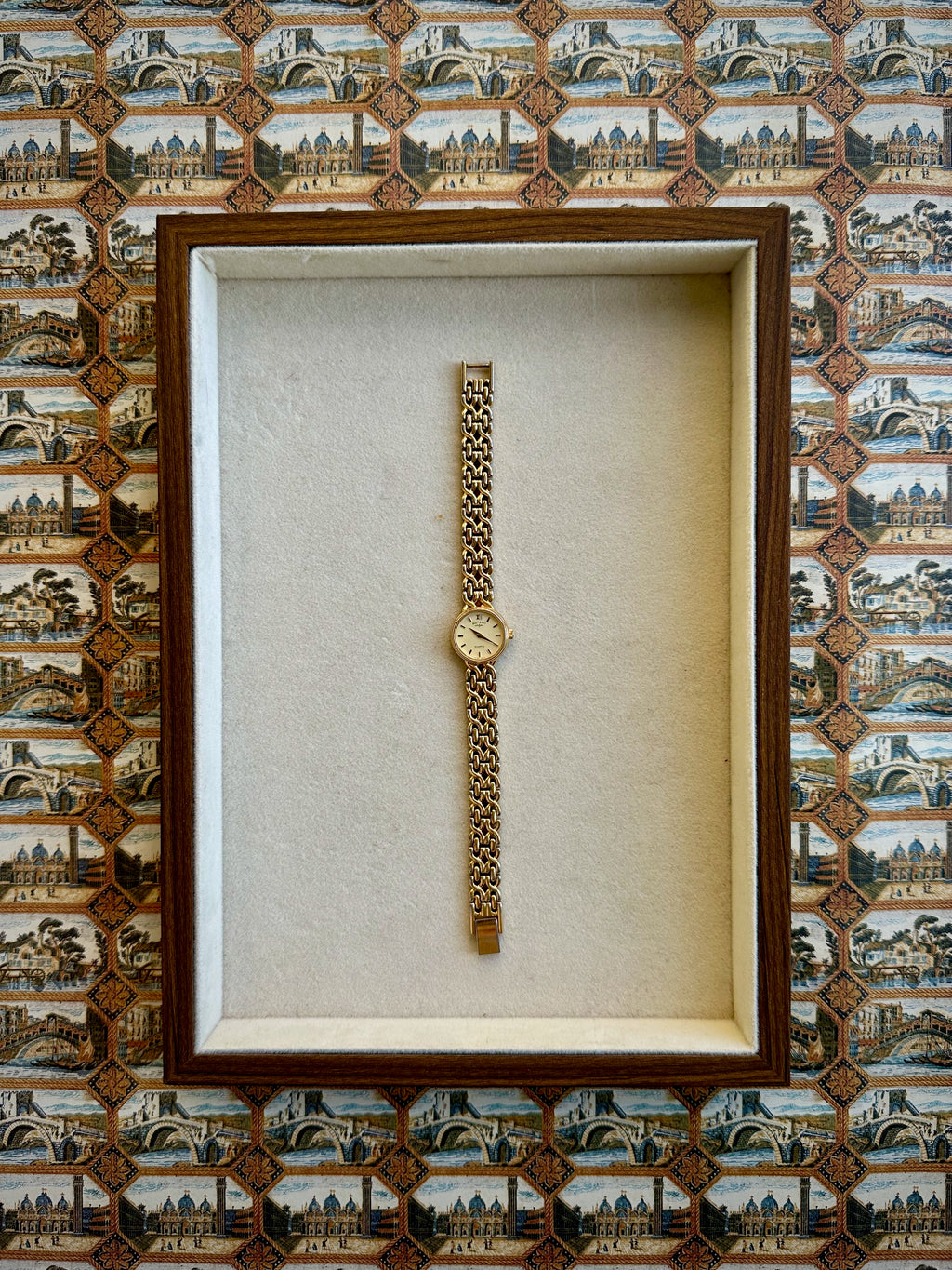 1980s Rotary Pattern Round Gold-Plated Quartz Watch