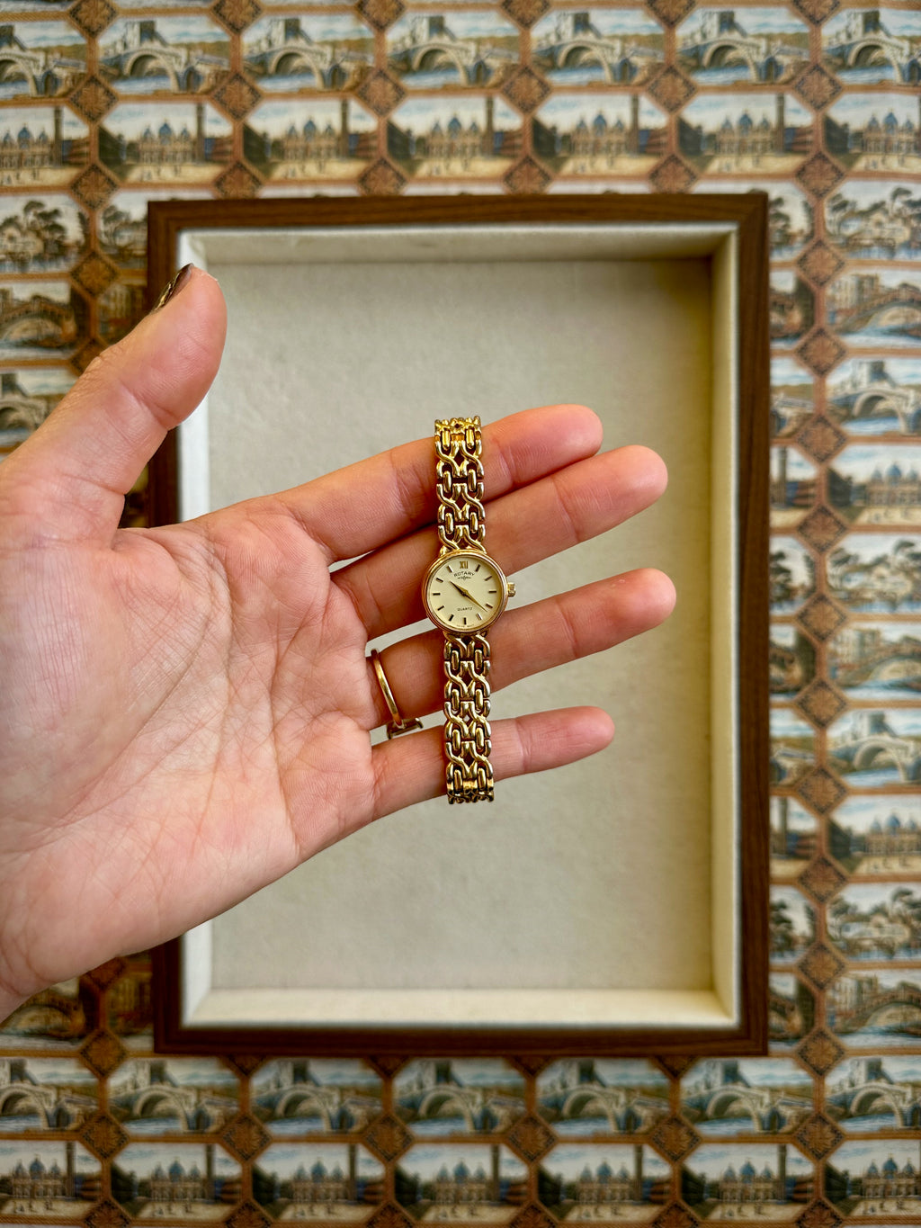 1980s Rotary Pattern Round Gold-Plated Quartz Watch