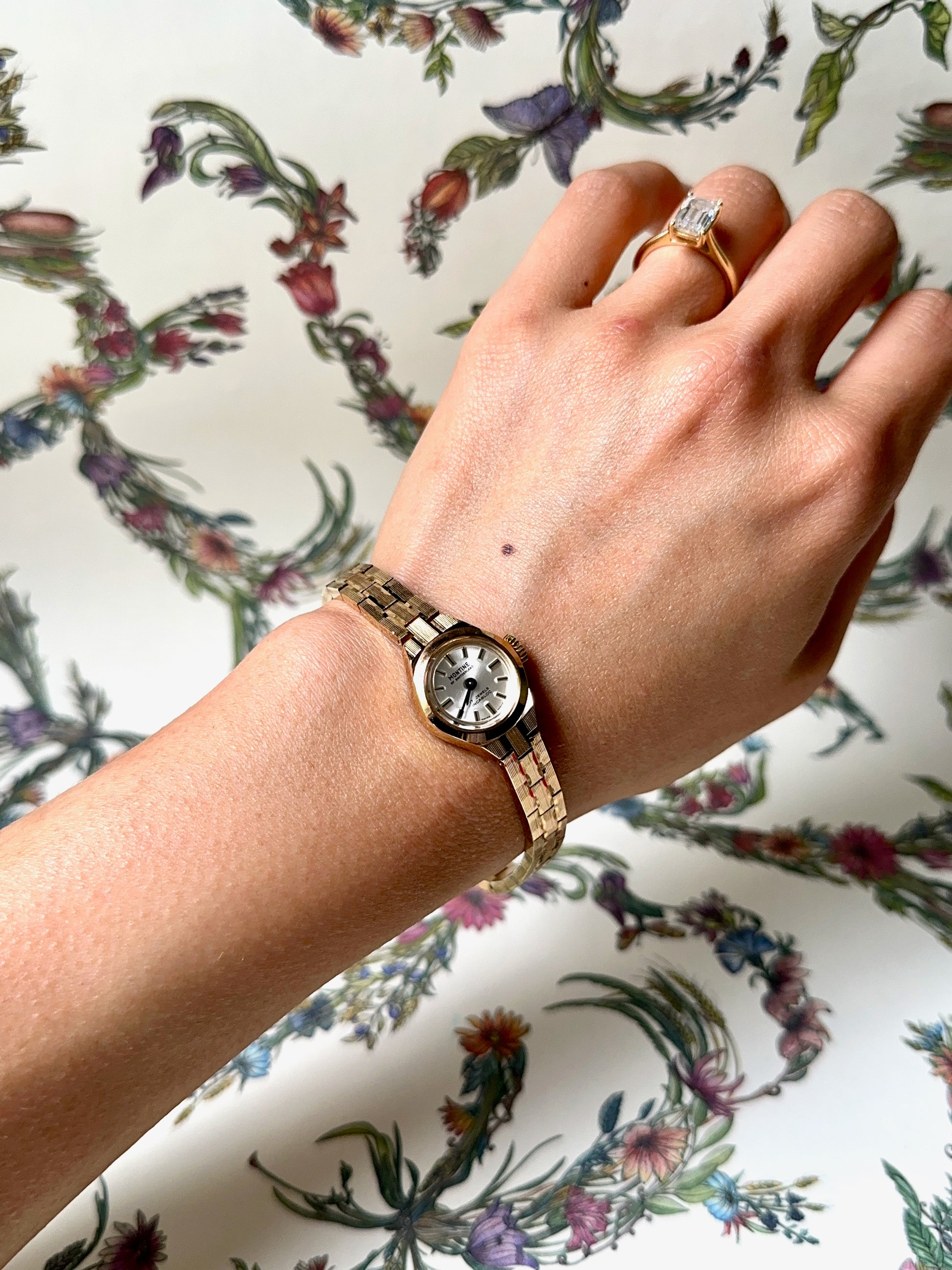 1970s Montine Gold-Tone Petite round Mechanical Watch