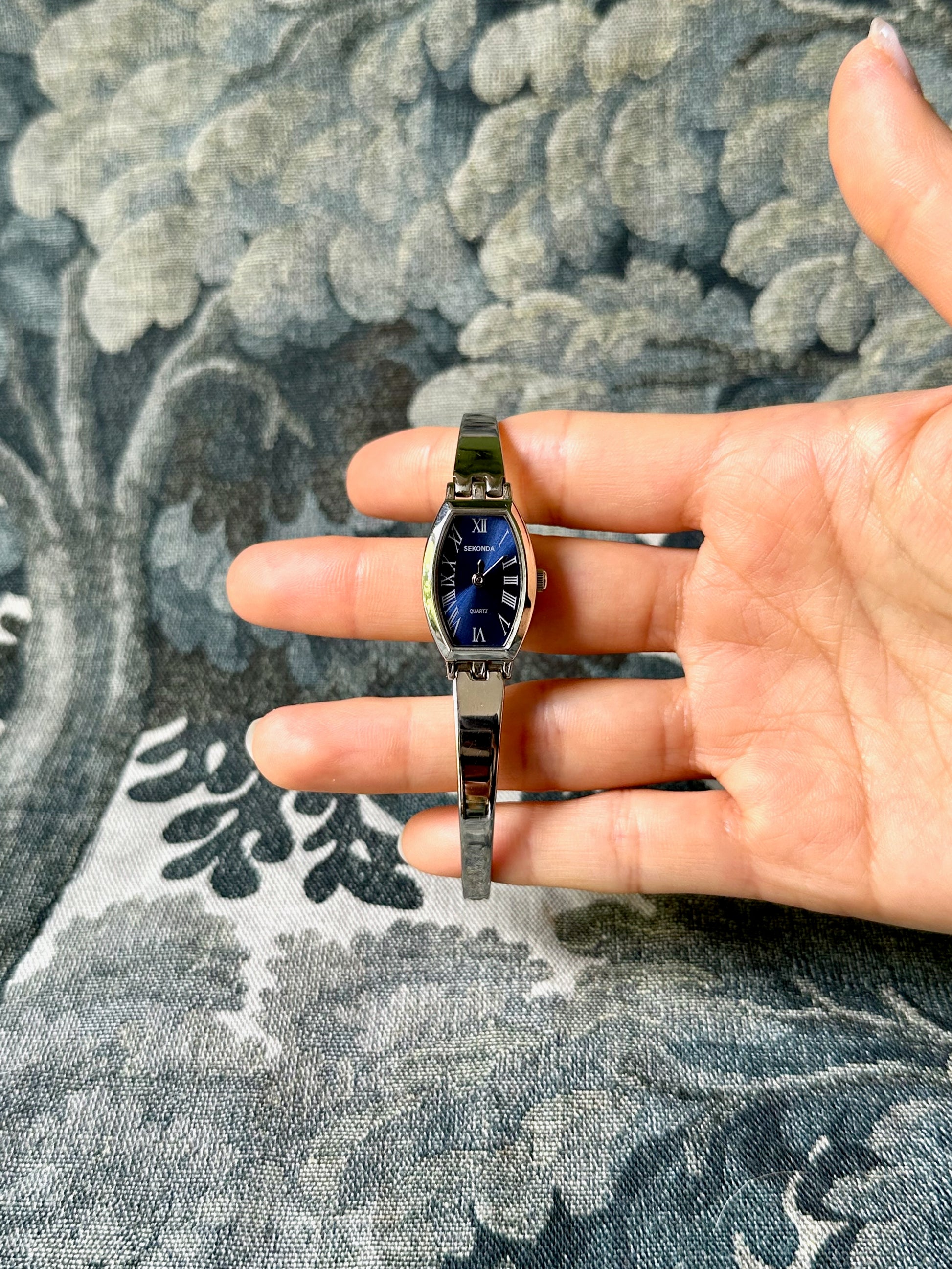 1990s Sekonda navy reflective stainless steel quartz watch