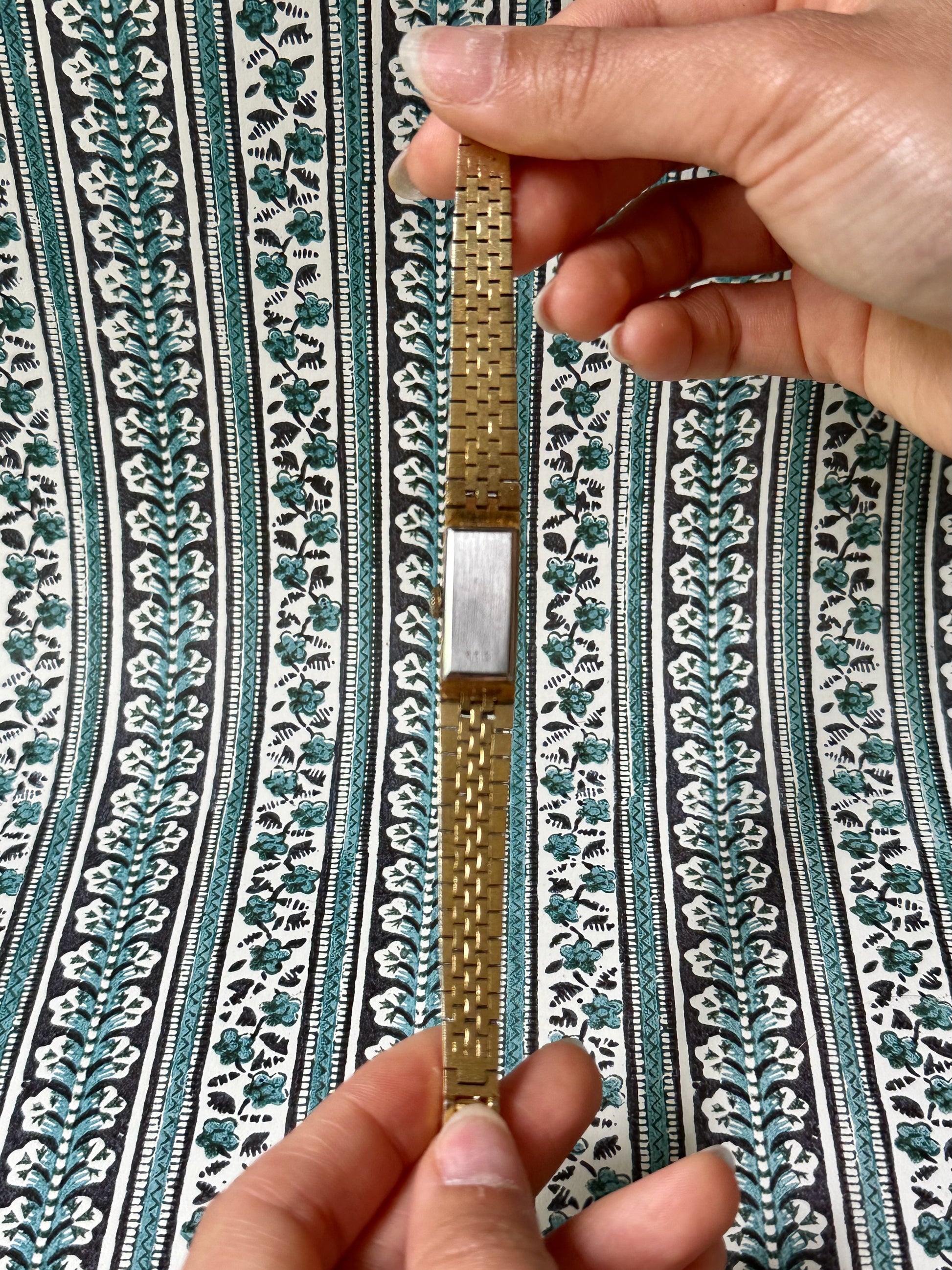 1970s Oval Dial Gold-Plated Mechanical Watch