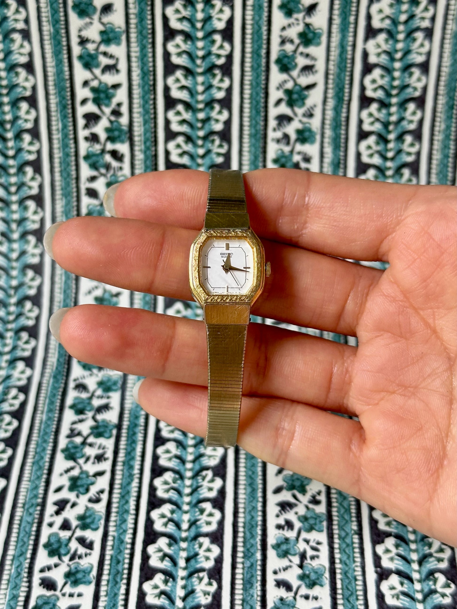 1980s Seiko White Dial Slim Quartz Watch