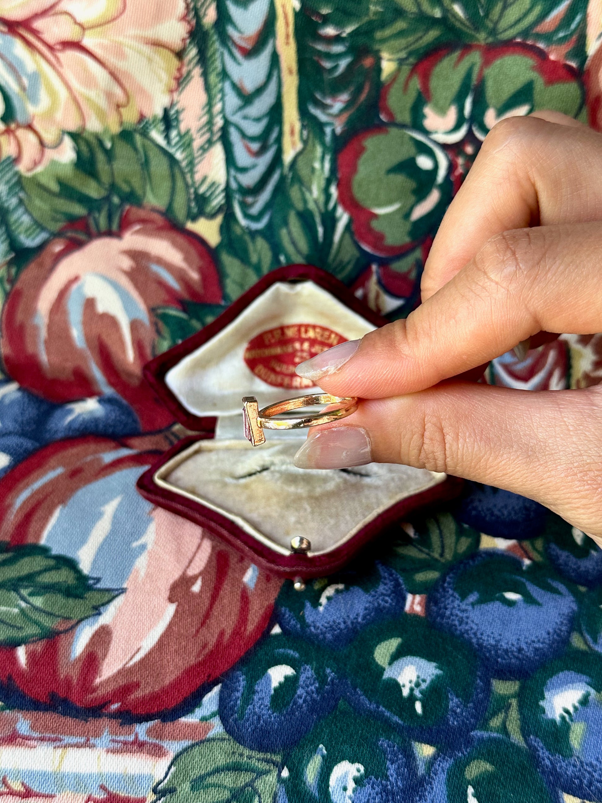 Vintage Lilac Baguette Rose Gold-Tone Ring