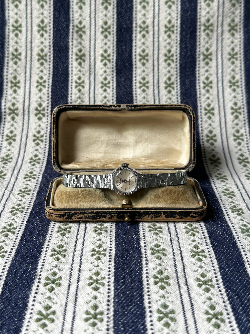 1970s Prestige Textured Silver Tone Mechanical Watch