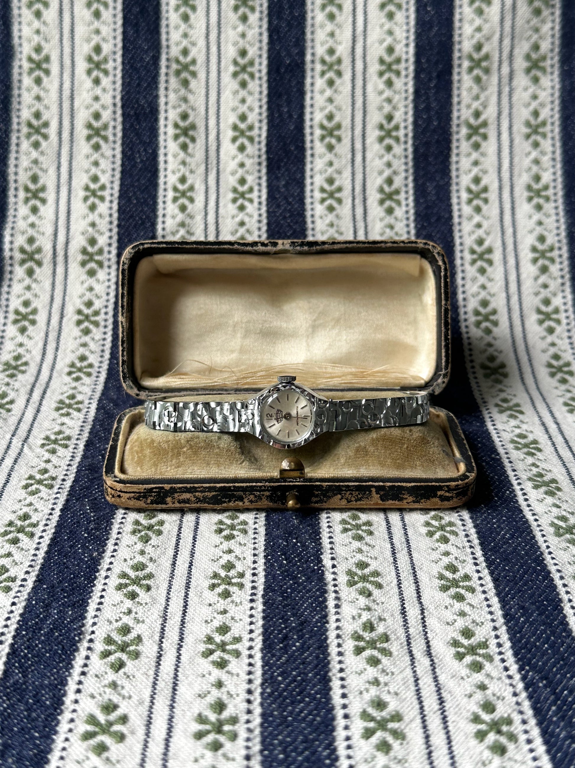 1970s Prestige Textured Silver Tone Mechanical Watch