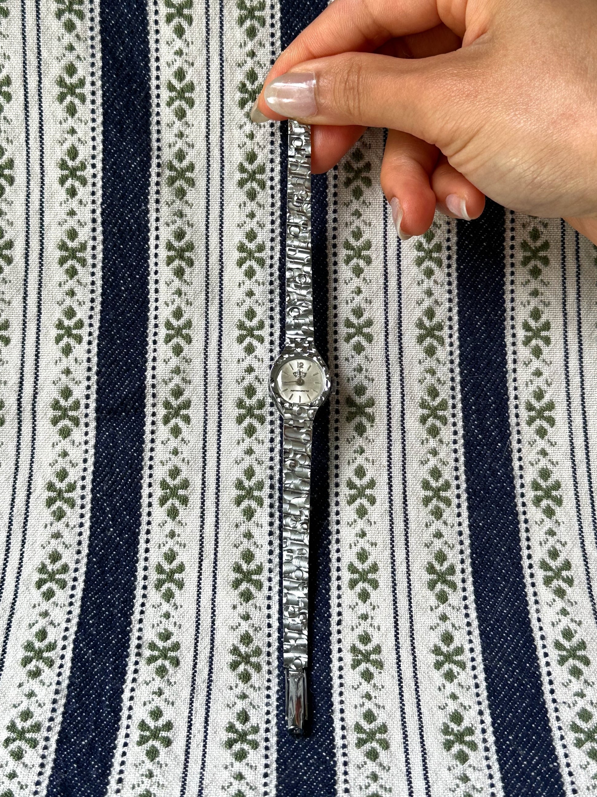 1970s Prestige Textured Silver Tone Mechanical Watch