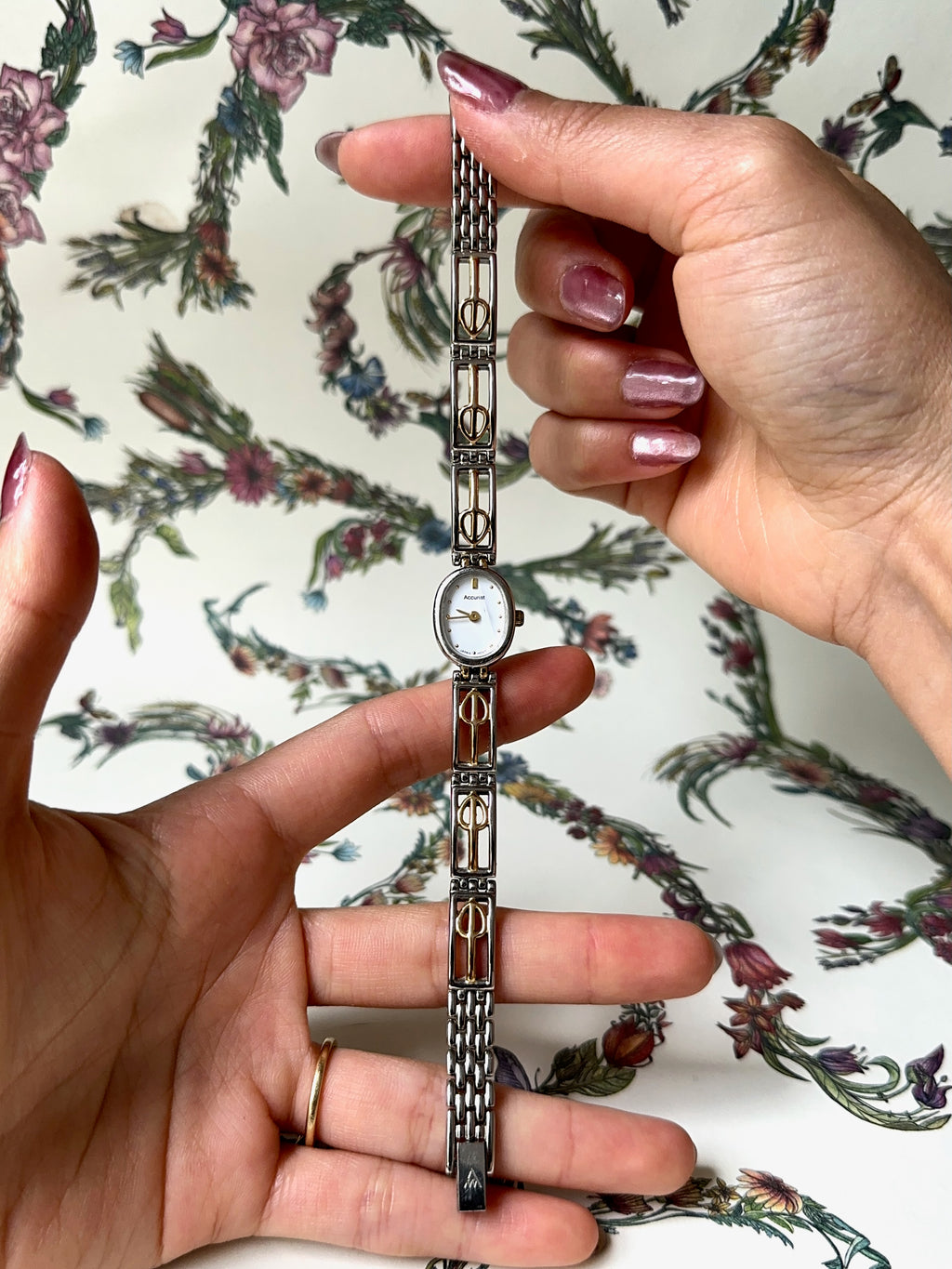 1980s Accurist two-tone oval pattern quartz watch