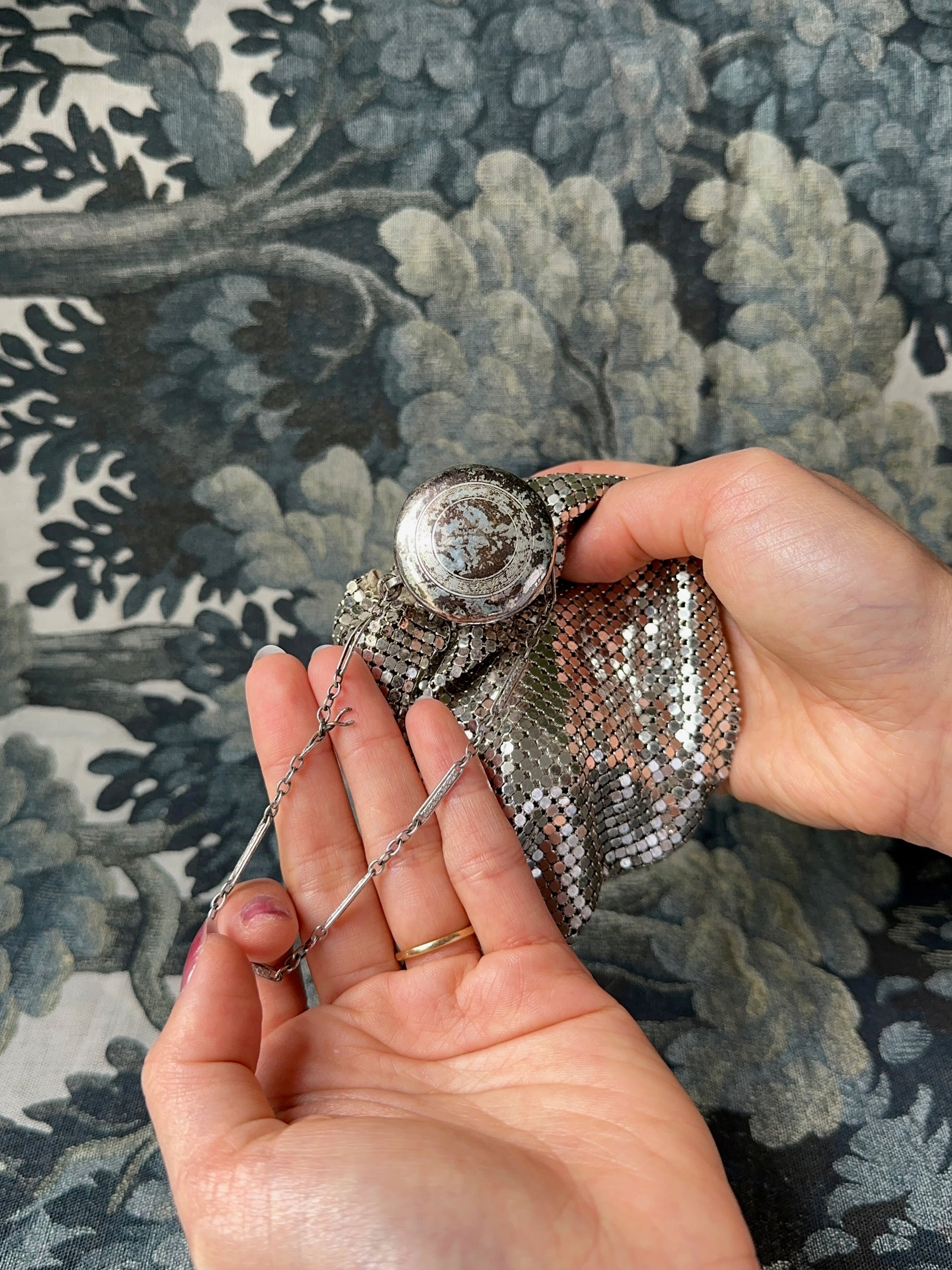 1930s Silver-Plated Sequin Mesh Pouch Bag