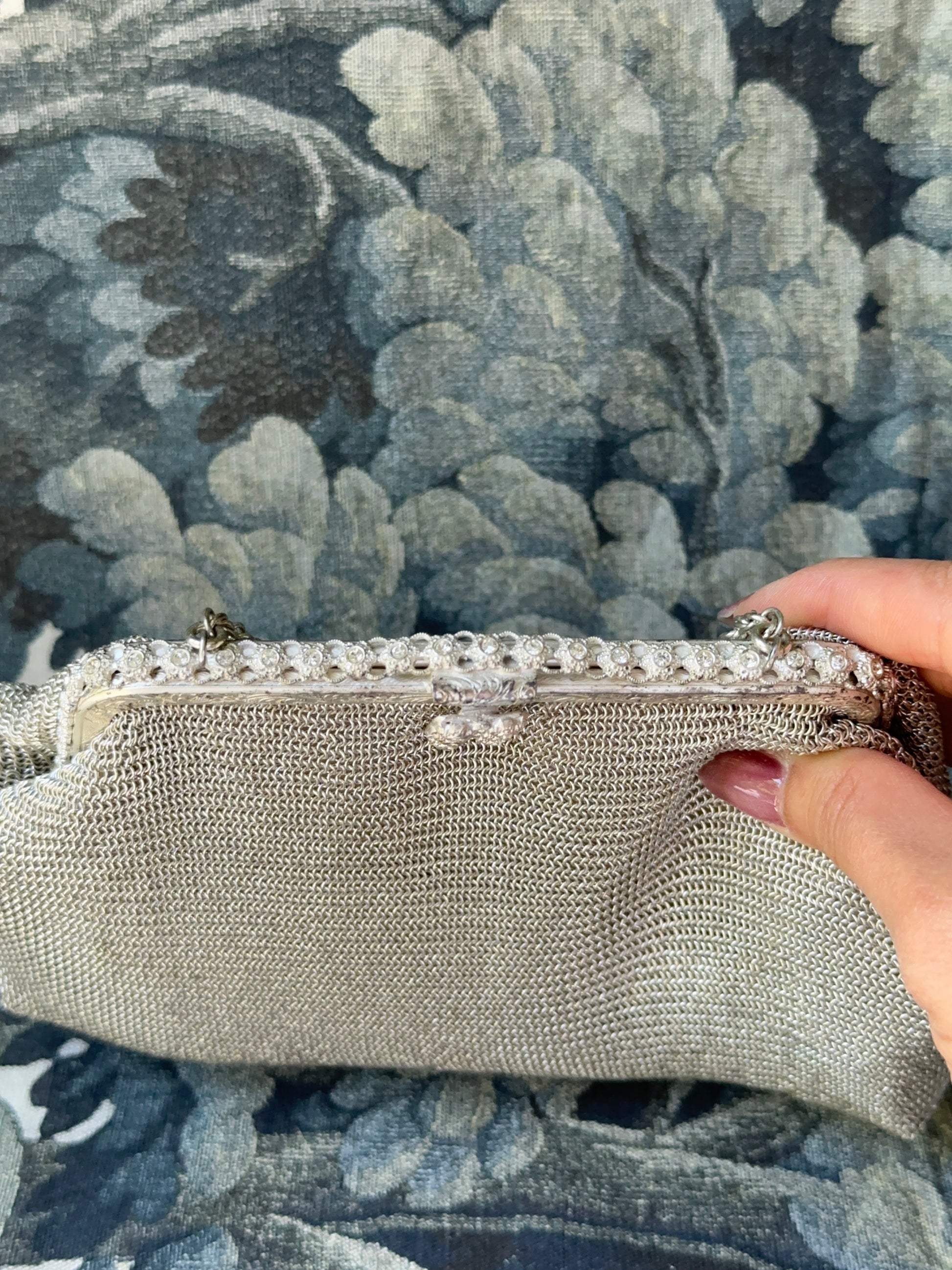 1930s Silver-Plated Mesh Clutch with Rhinestones
