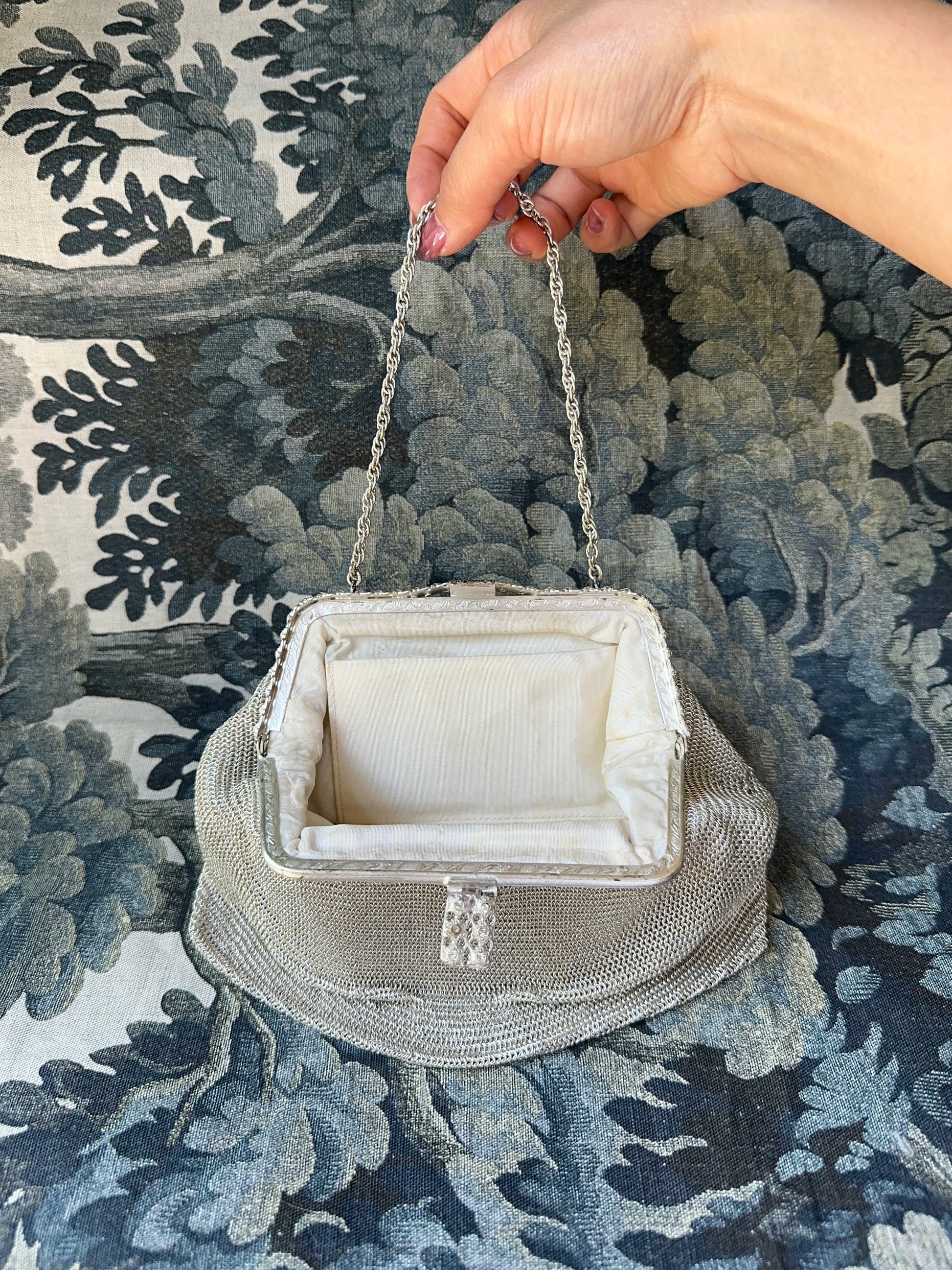 1930s Silver-Plated Mesh Clutch with Rhinestones
