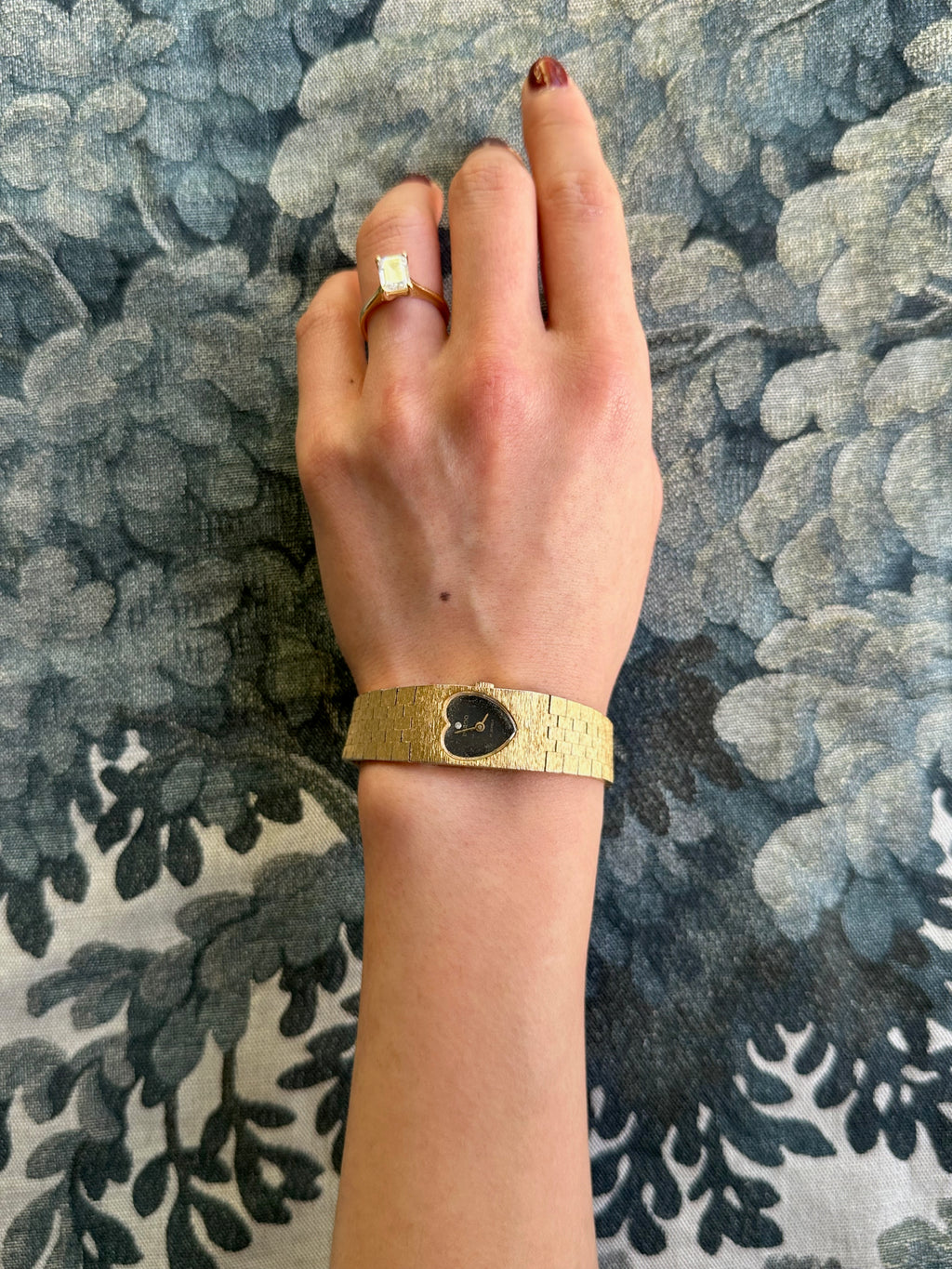 1970s Imado black heart gold-plated mechanical watch