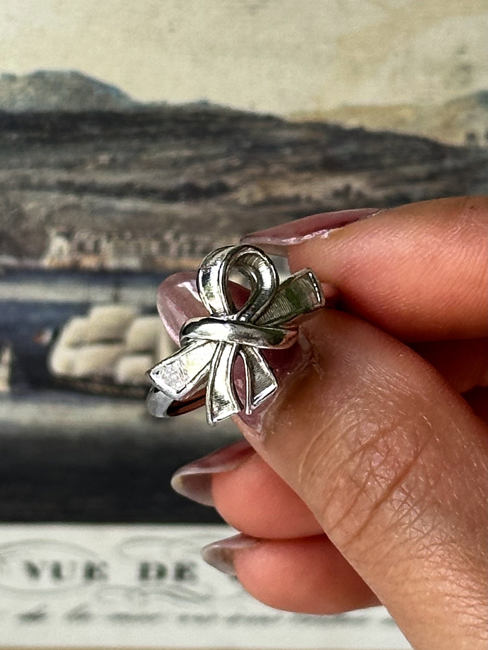 1970s Avon Bow Silver Tone Ring
