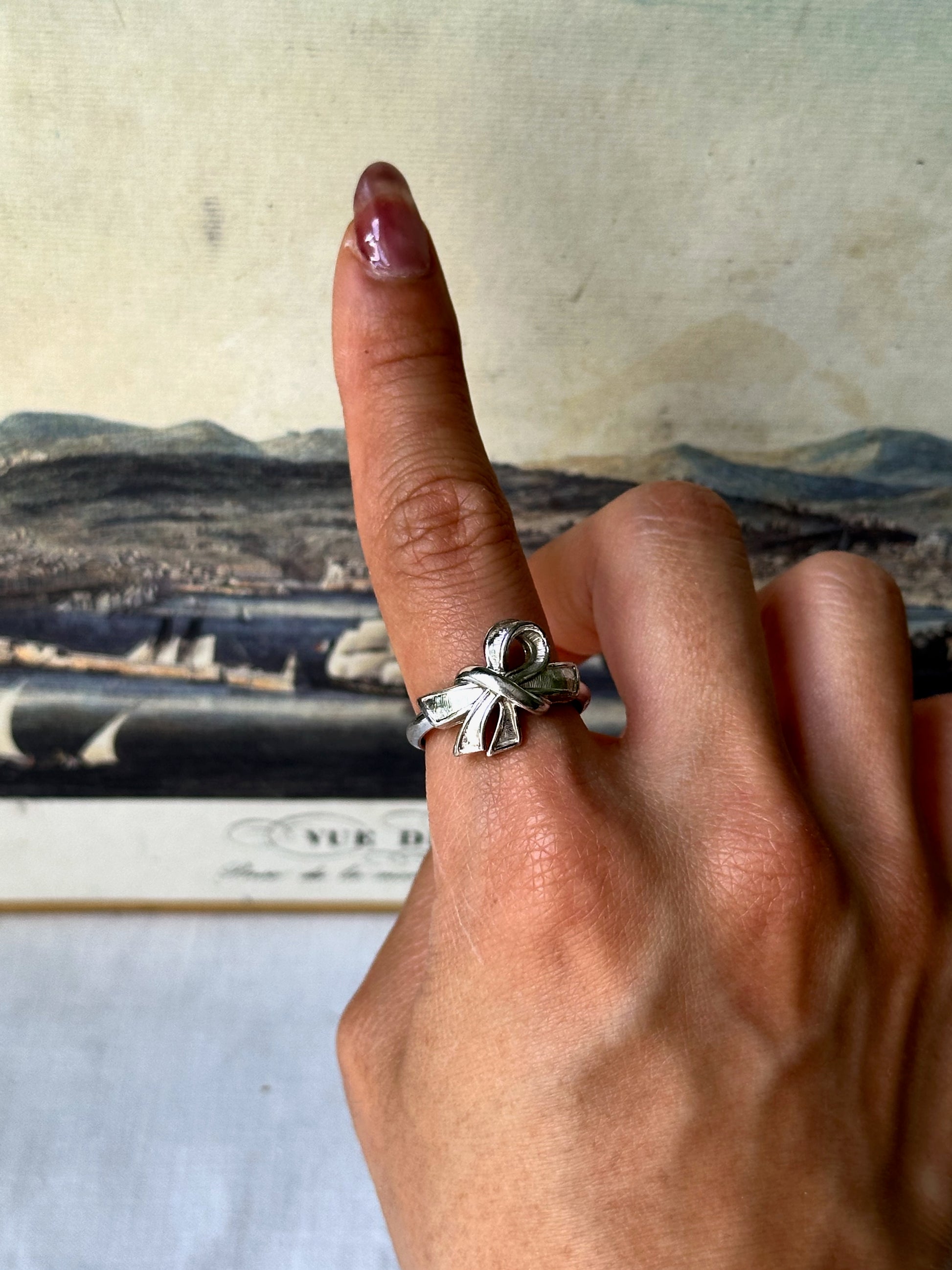 1970s Avon Bow Silver Tone Ring