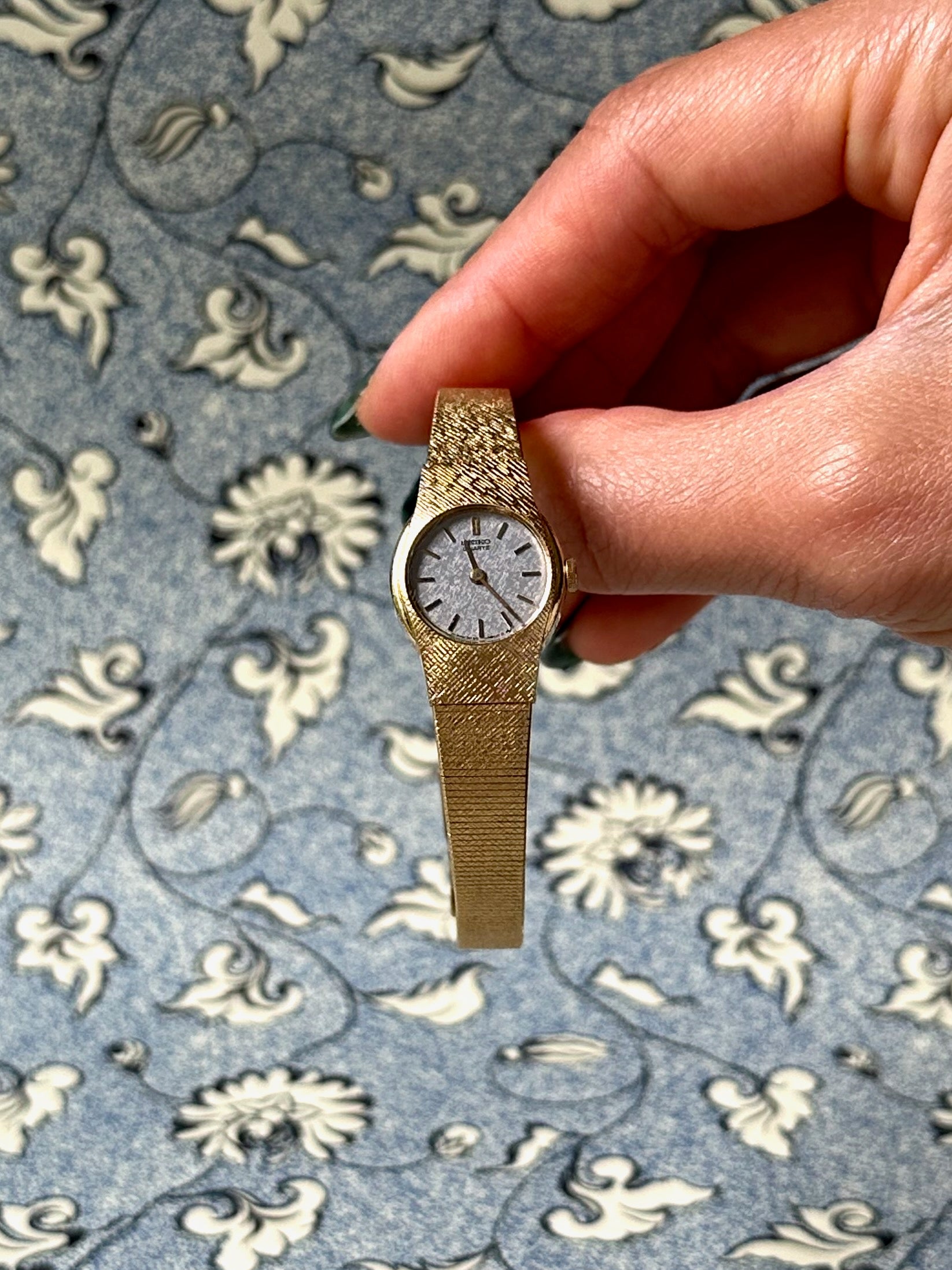 1980s Seiko gold-plated round quartz watch