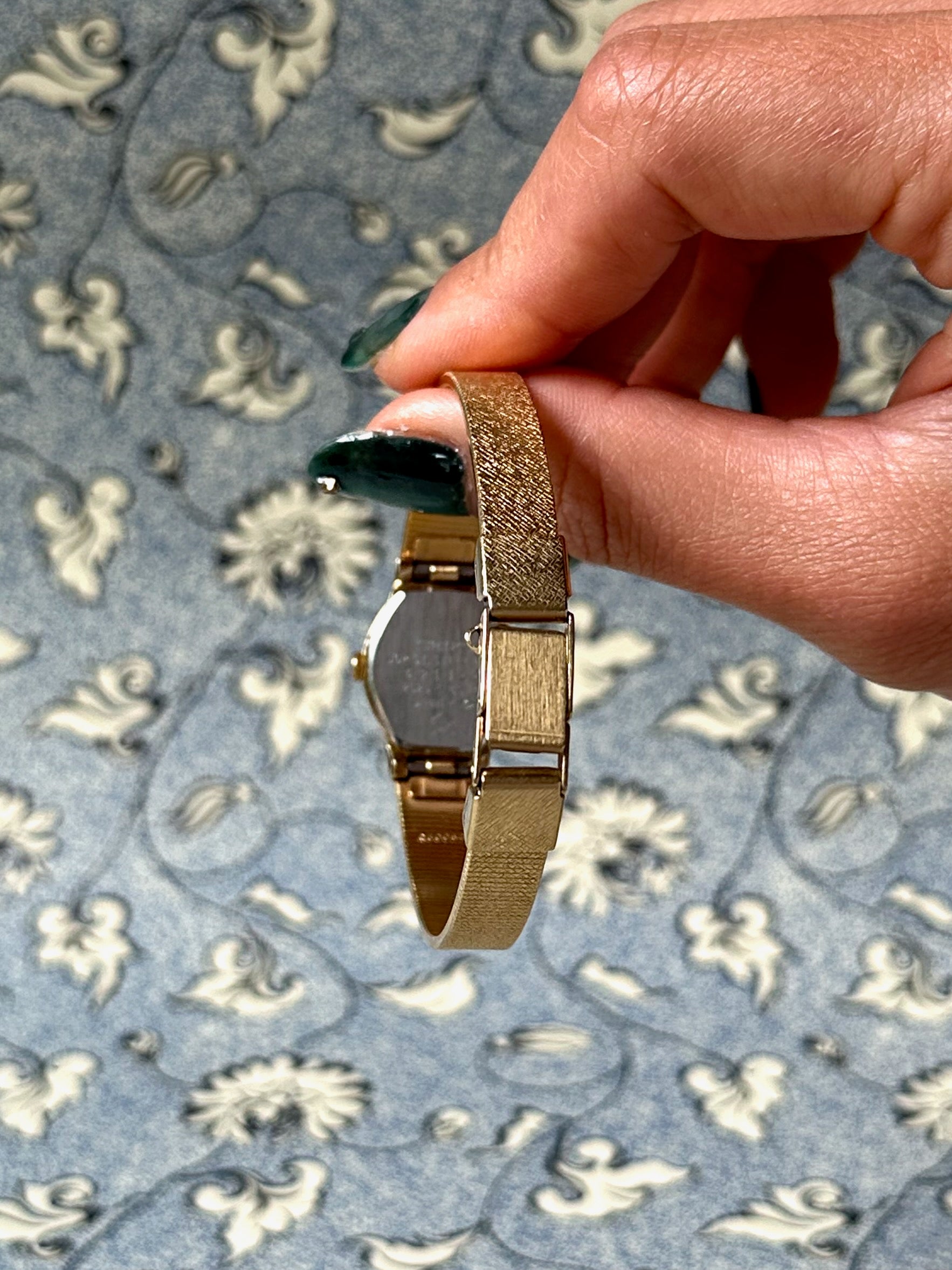 1980s Seiko gold-plated round quartz watch