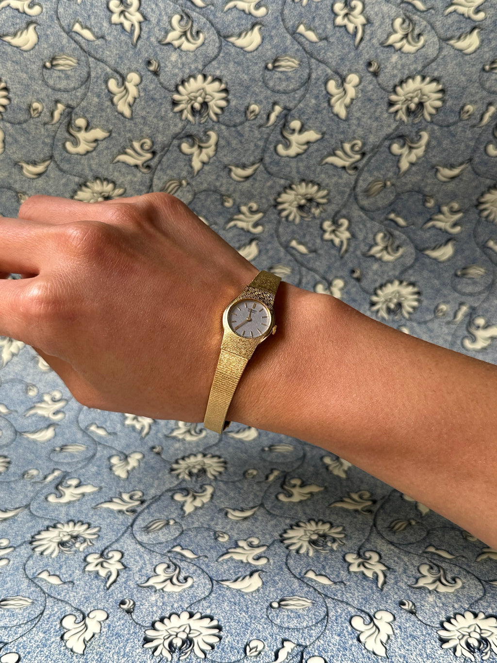 1980s Seiko gold-plated round quartz watch