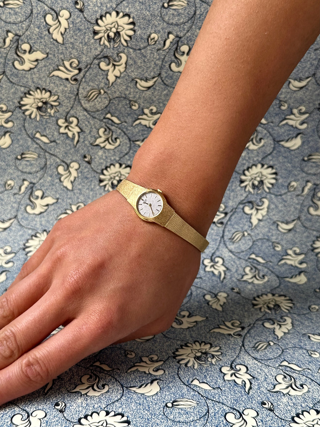 1980s Seiko gold-plated round quartz watch