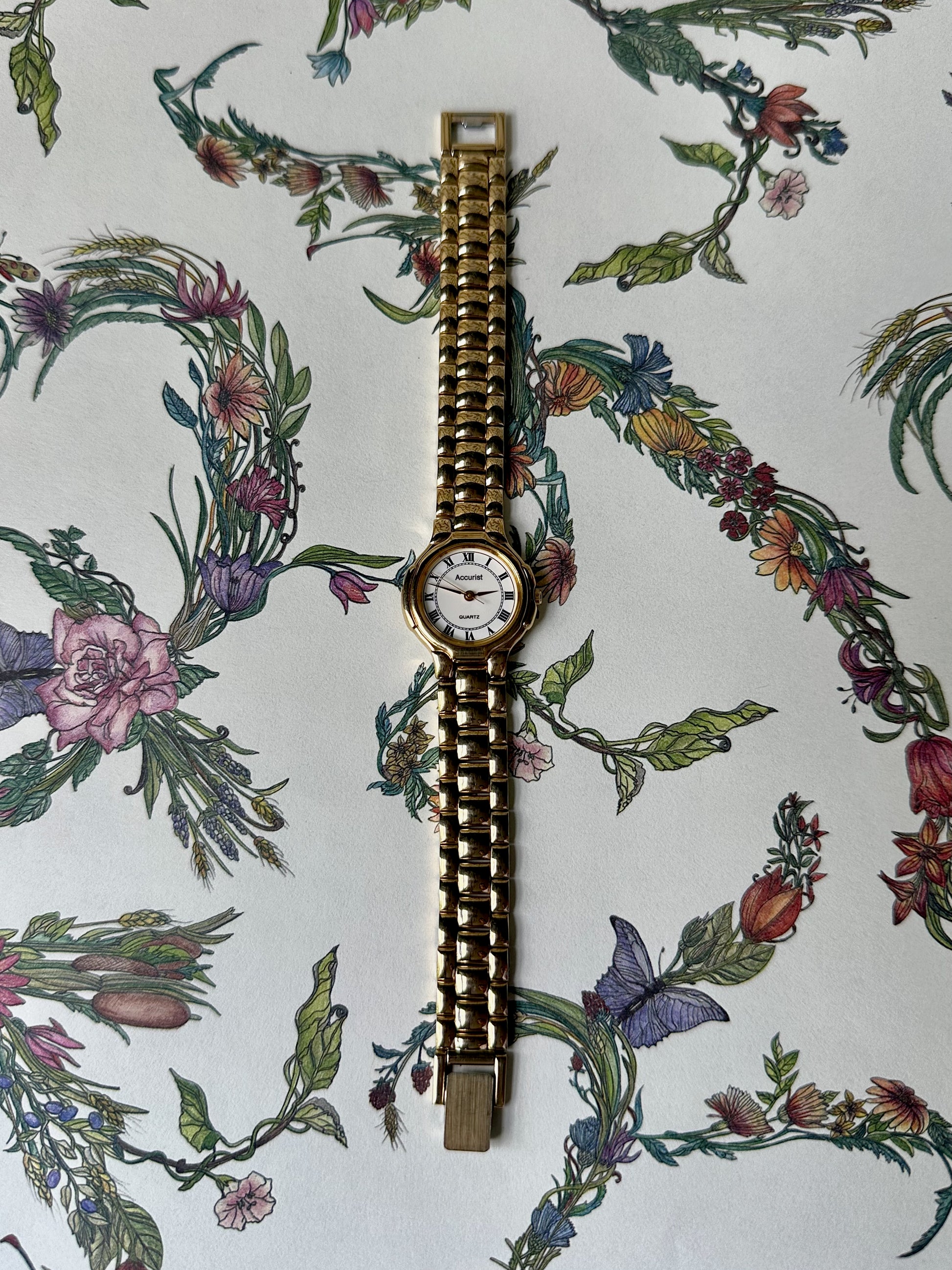 1980s Accurist round roman dial gold-plated watch 