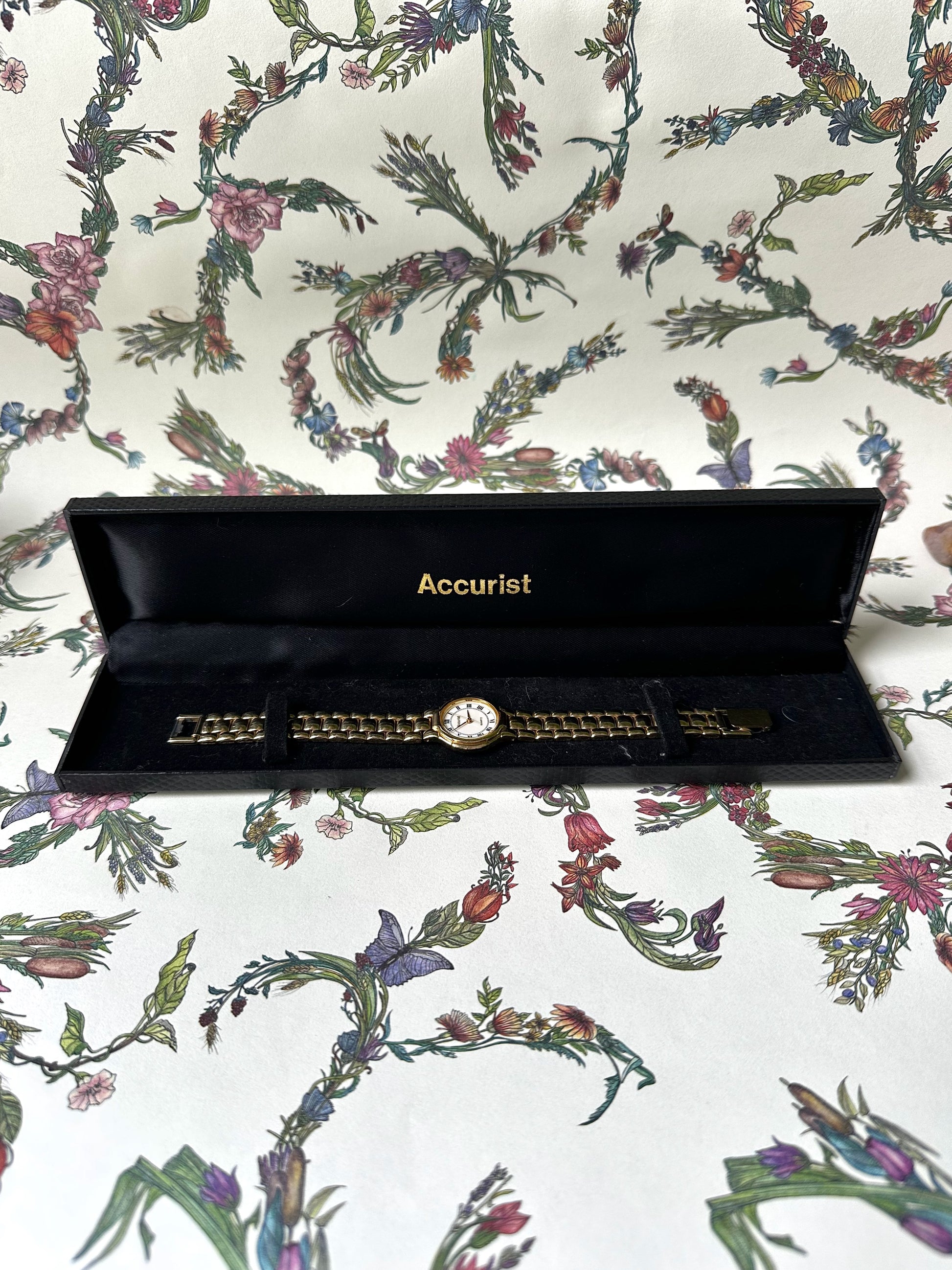 1980s Accurist round roman dial gold-plated watch 
