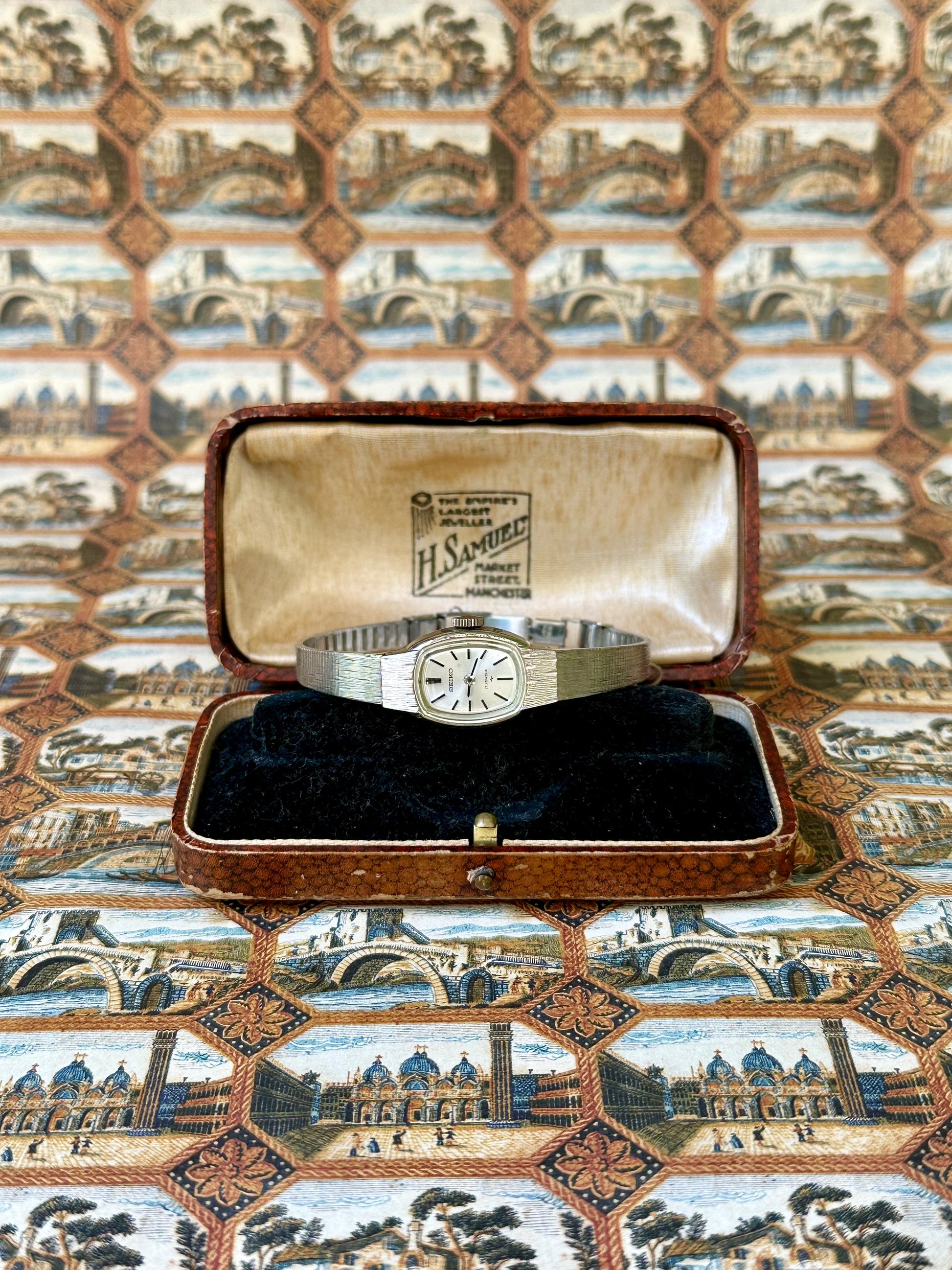 1970s Seiko 17 jewels silver-plated mechanical watch