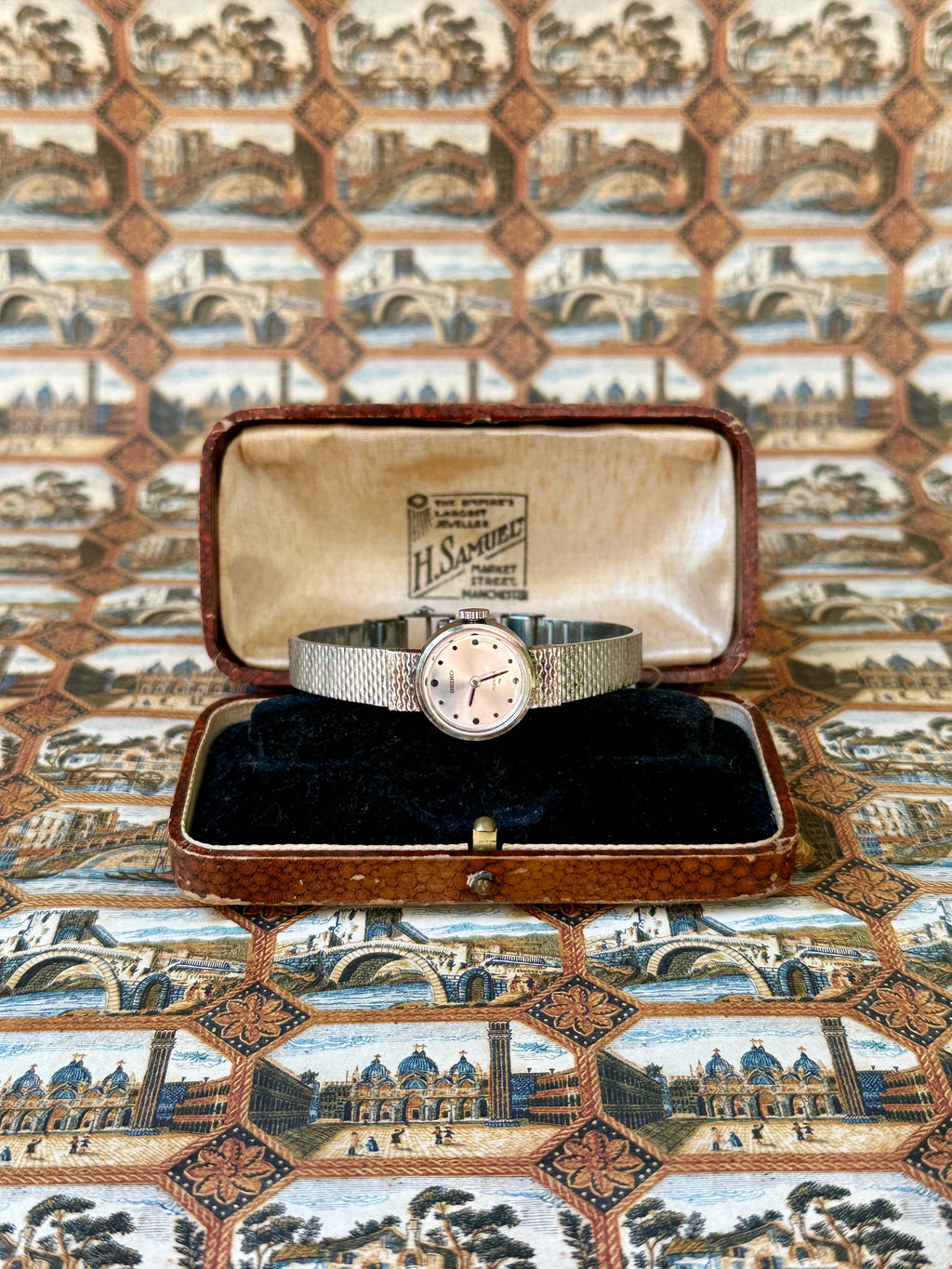 1970s Seiko 17 jewels silver-plated round mechanical watch